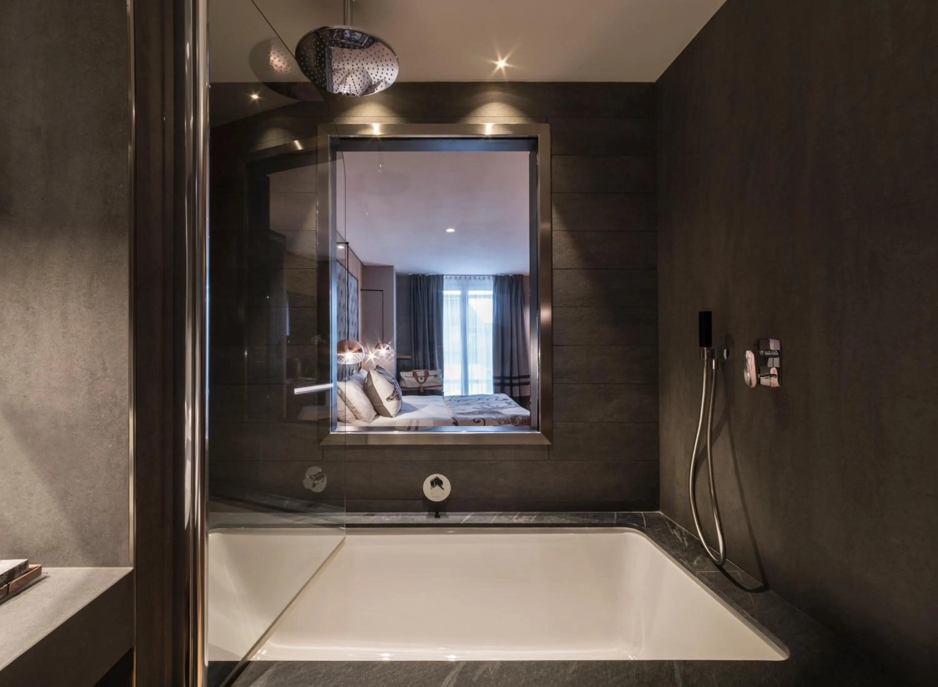 Bath in Majestic Hotel