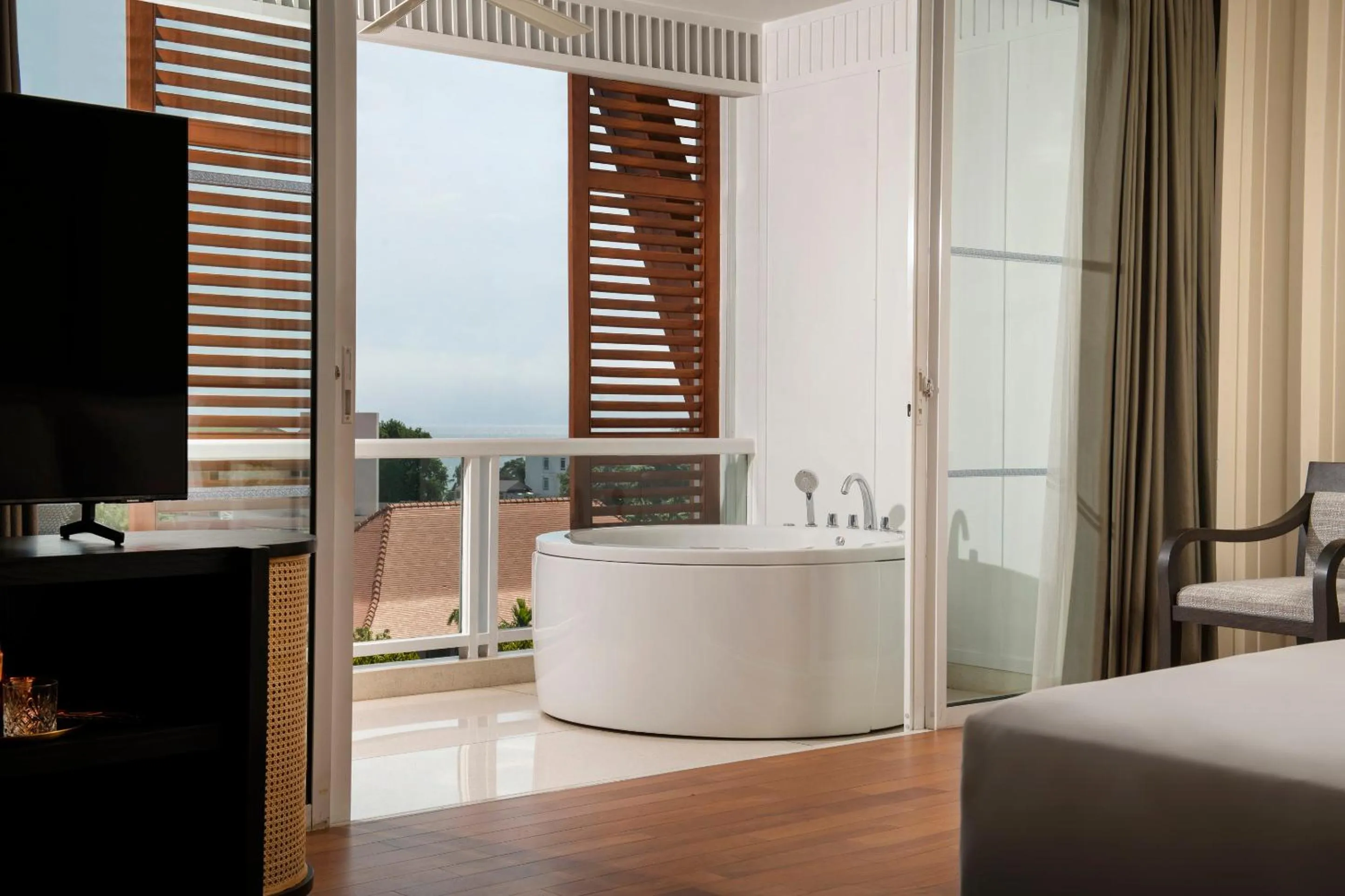 Balcony/Terrace, Bed in InterContinental Hua Hin Resort by IHG