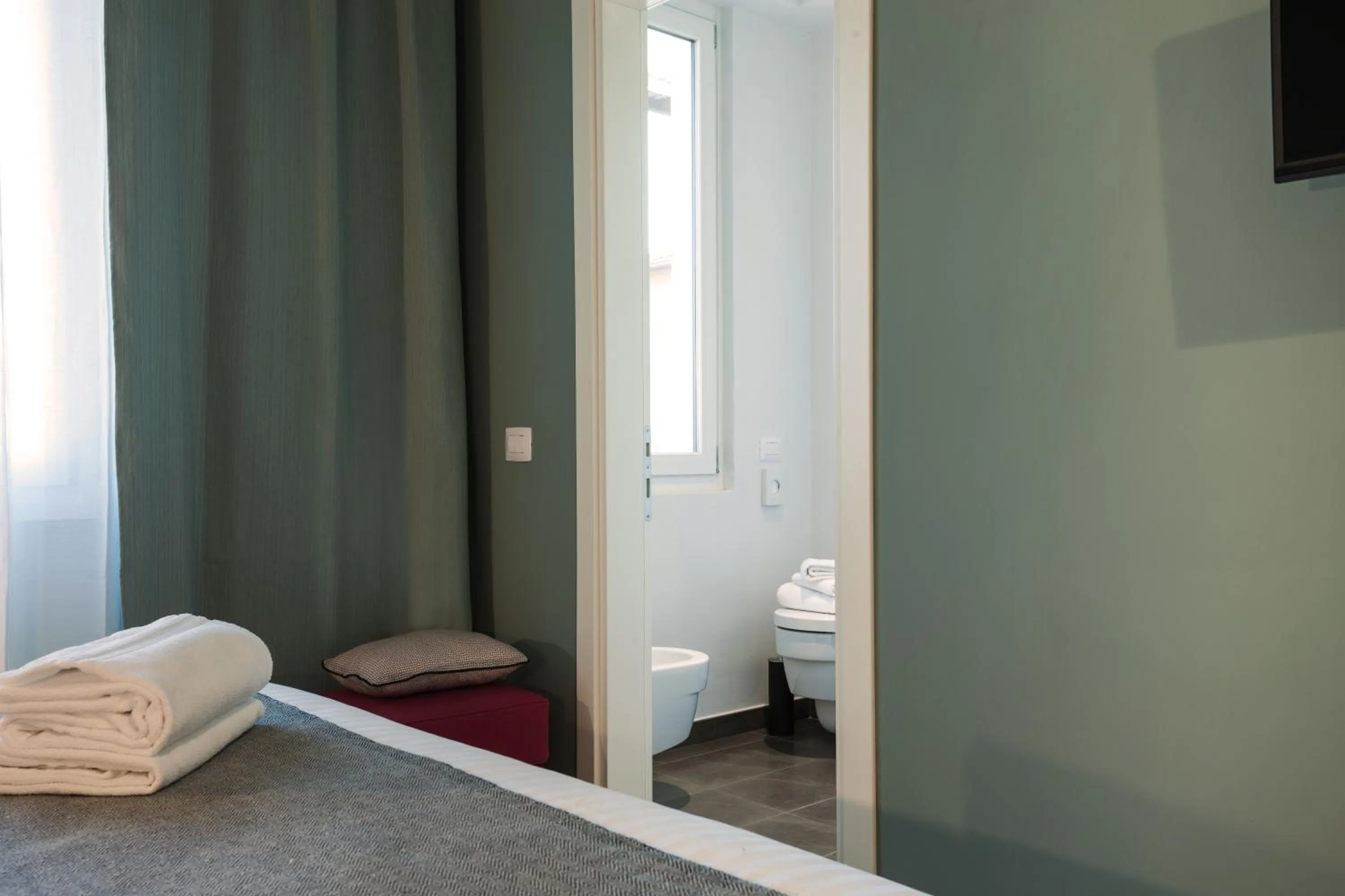 Bathroom, Bed in B&B Lorena Suites