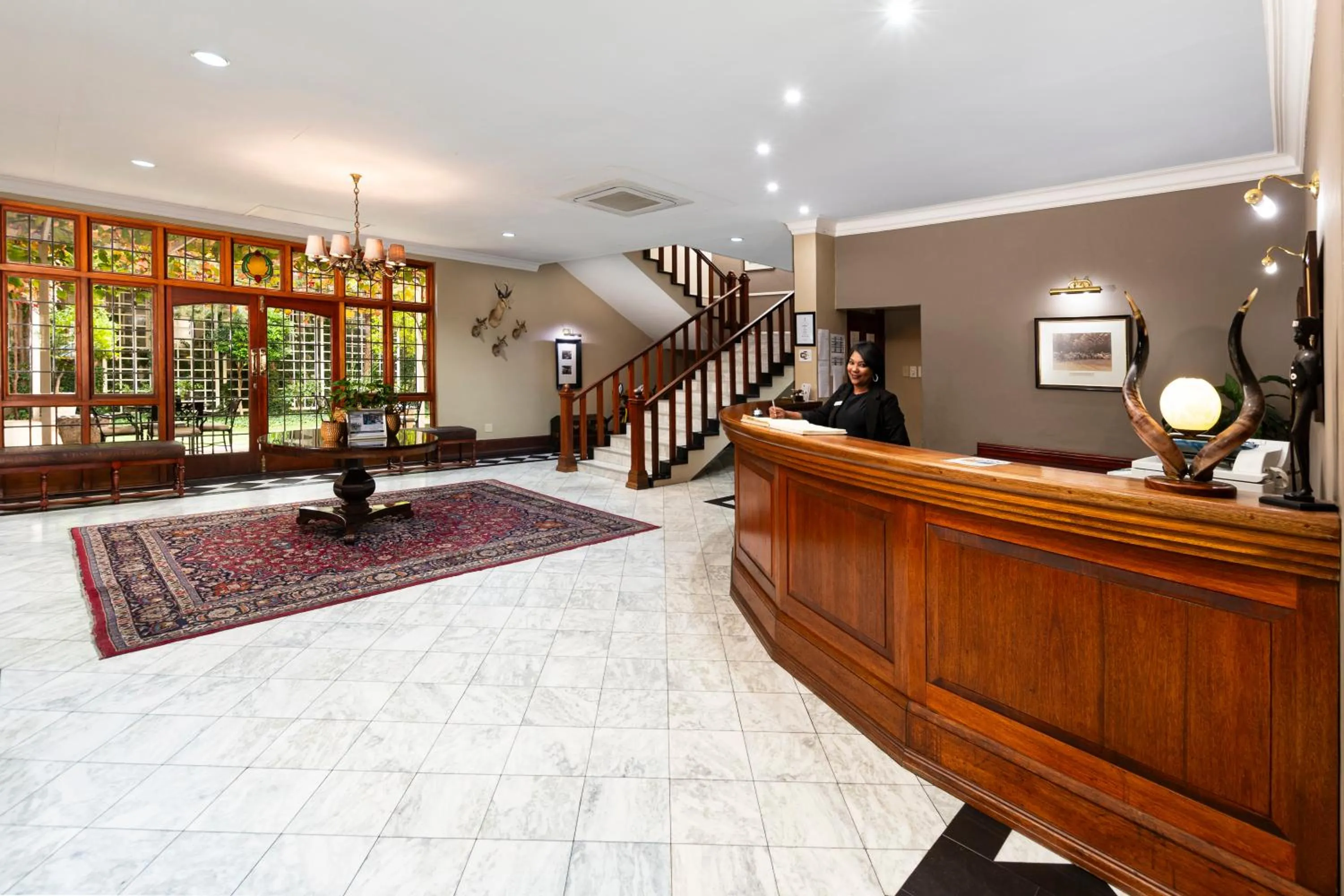 Lobby or reception in Queen's Hotel by BON Hotels