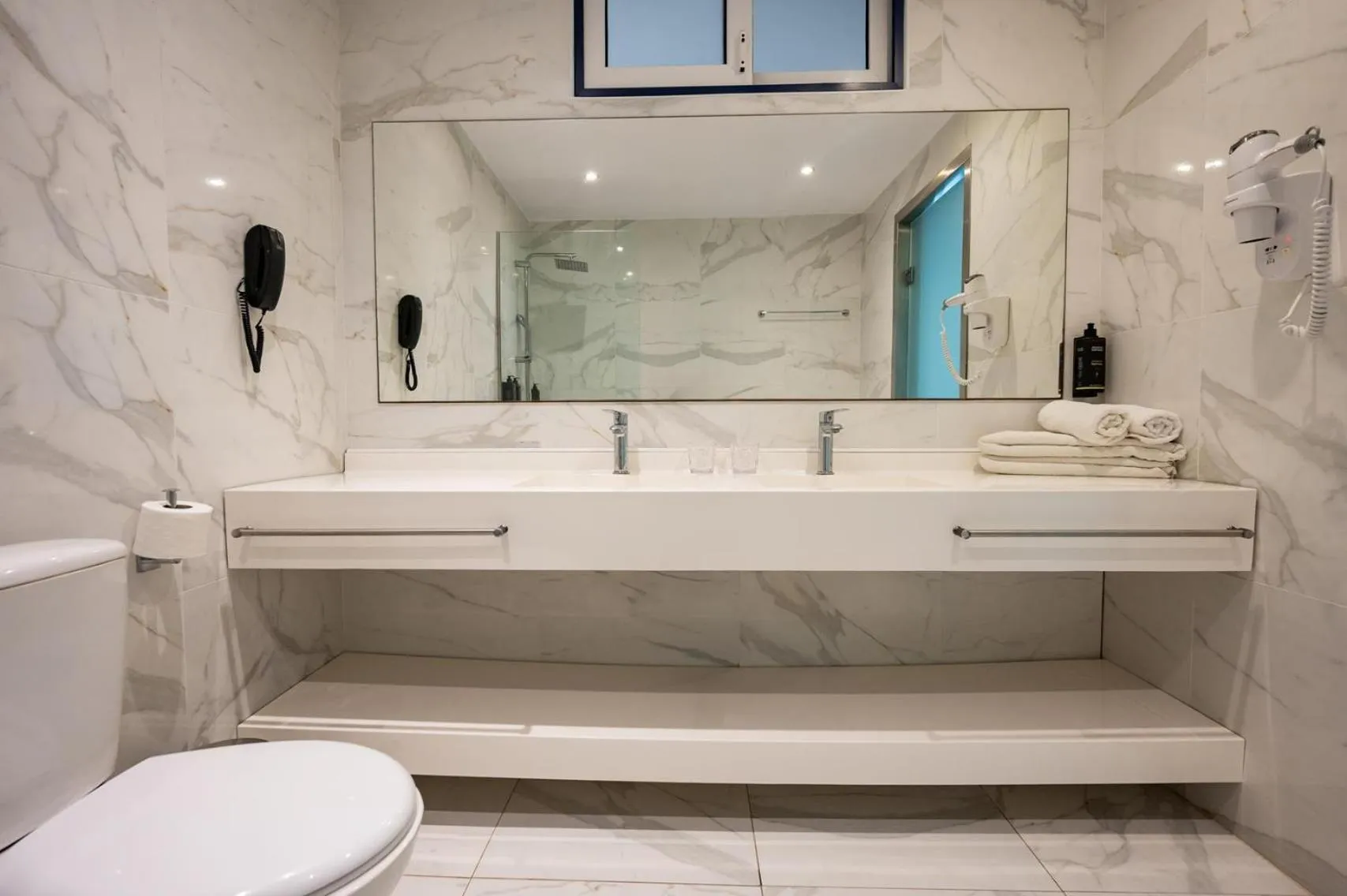 Bathroom in Smy Kos Beach & Splash