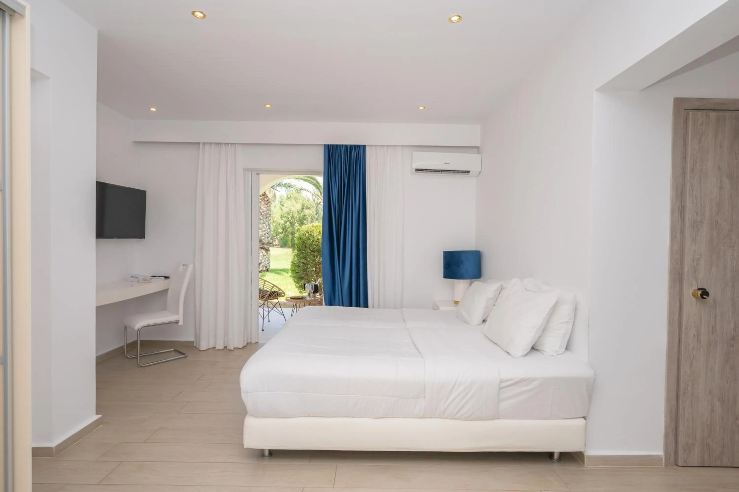 Photo of the whole room, Bed in Smy Kos Beach & Splash
