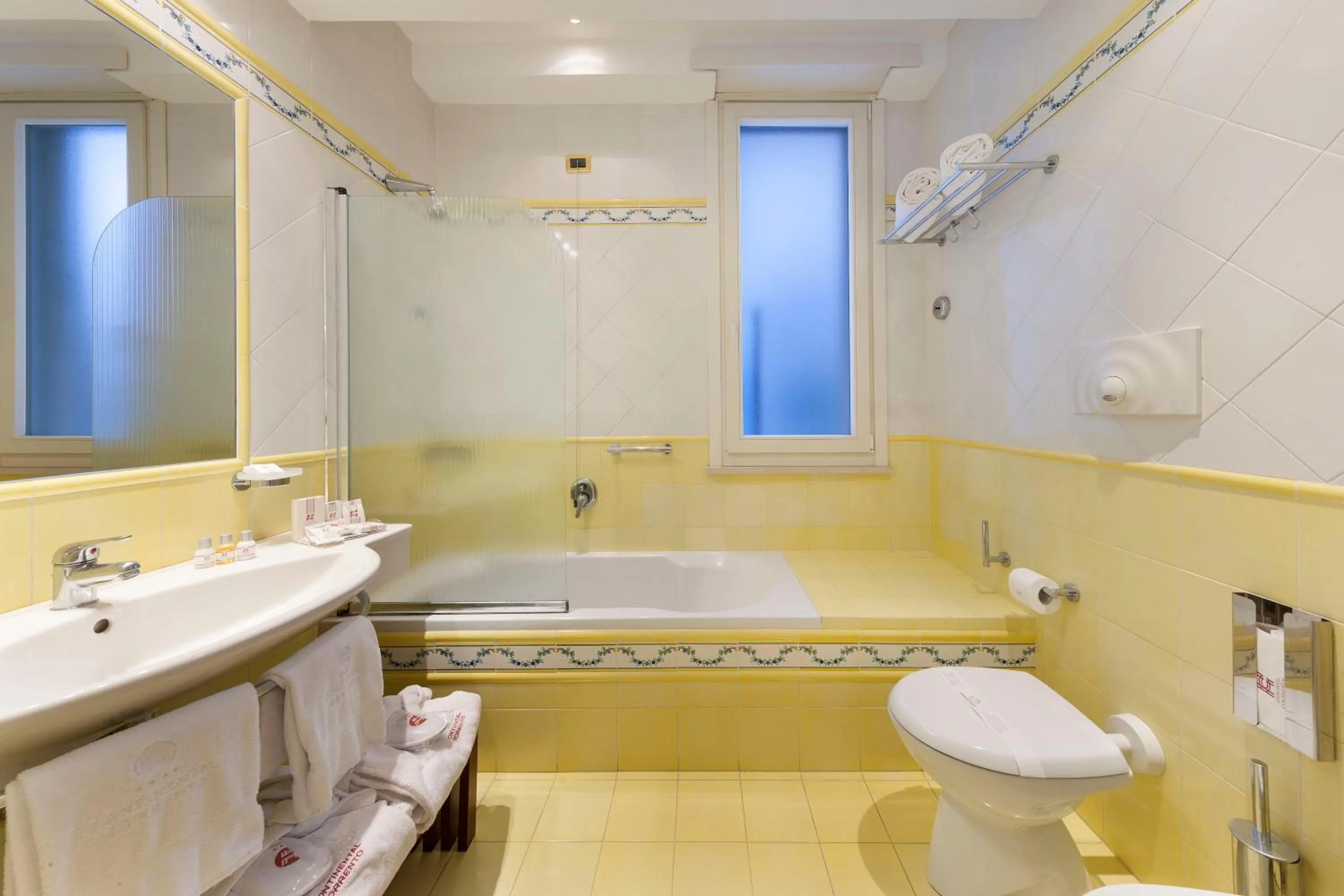 Bathroom in Hotel Continental