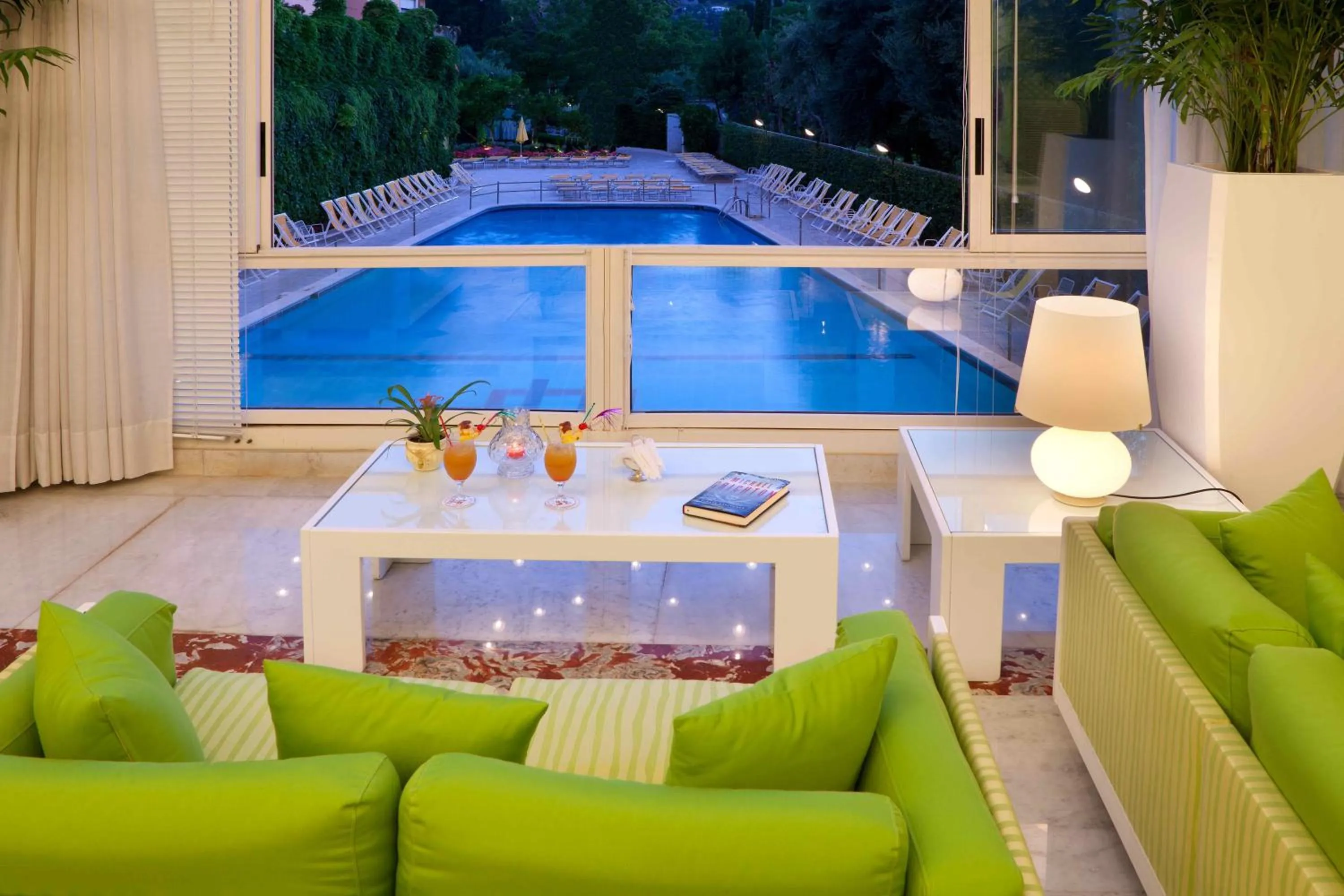 Lounge or bar in Hotel Continental