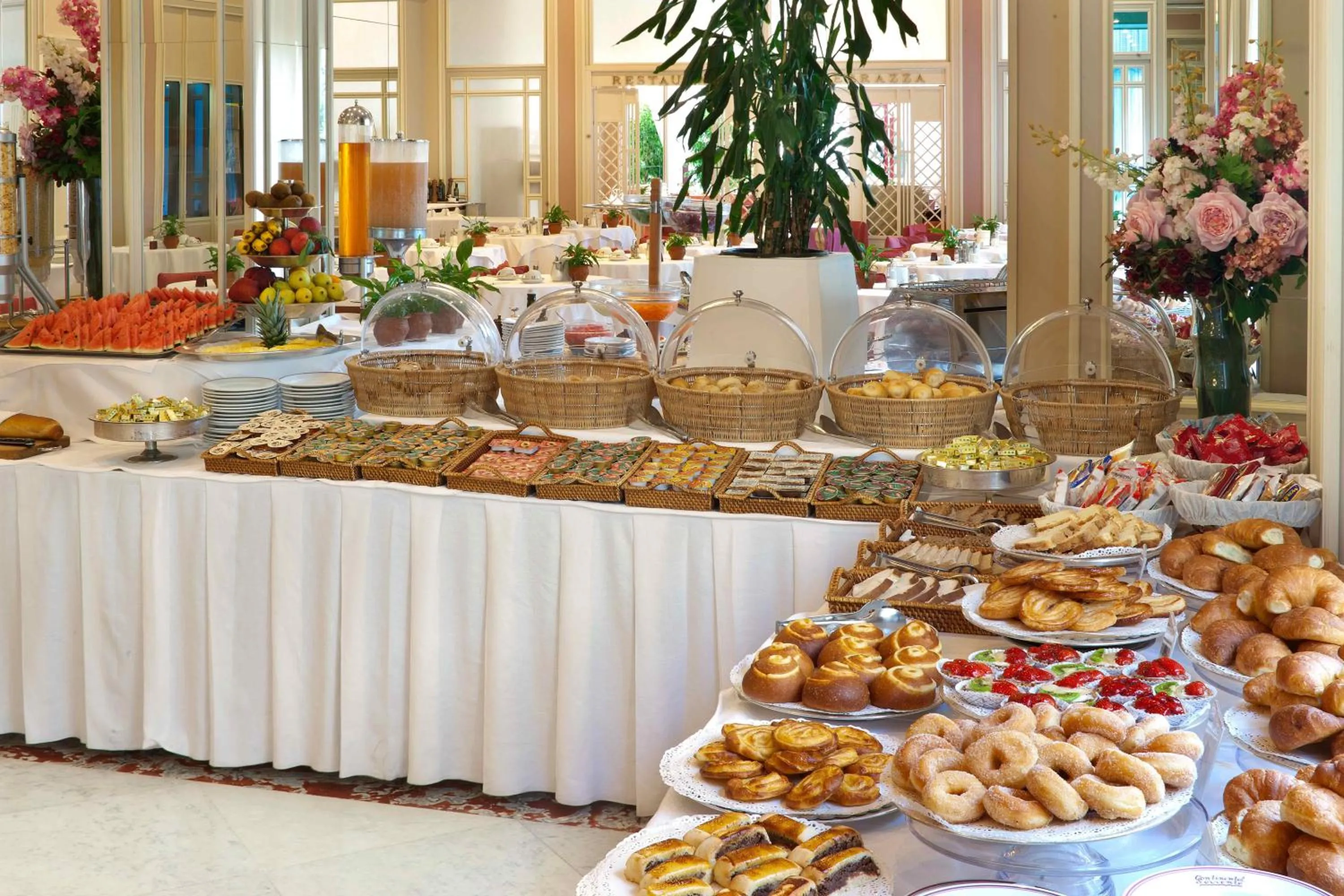 Food and drinks in Hotel Continental