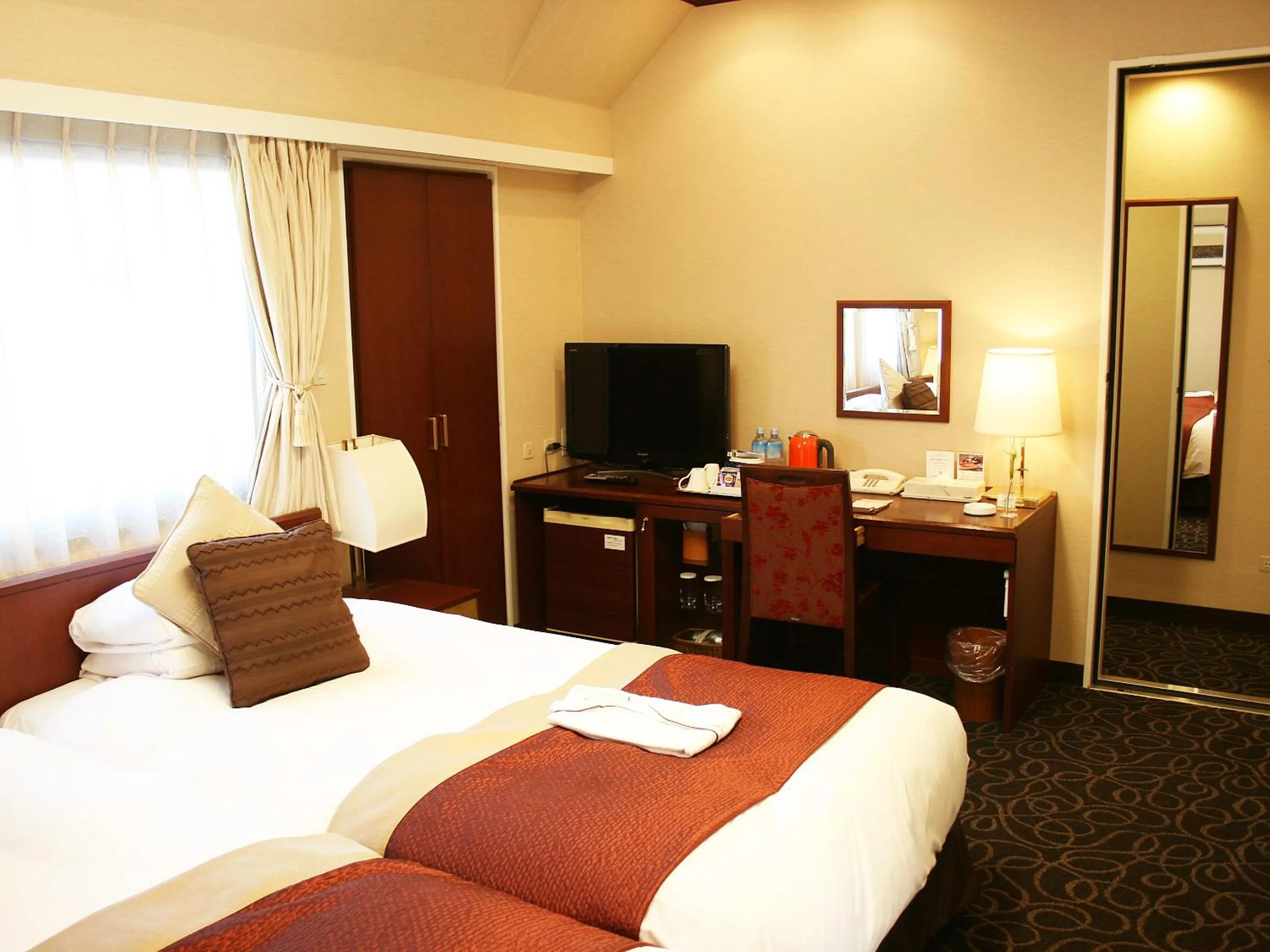 Photo of the whole room, Bed in Shibuya Creston Hotel