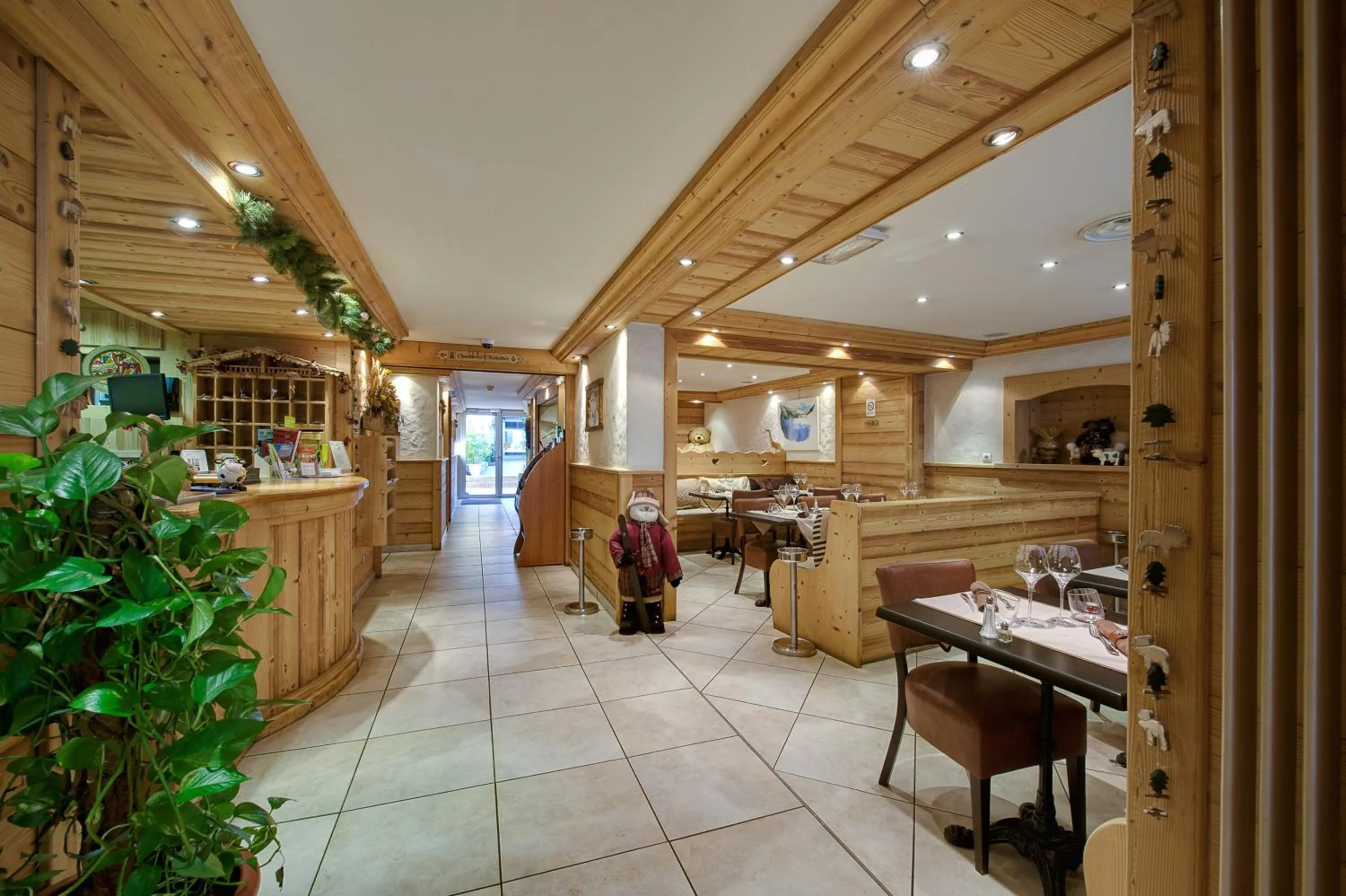 Lobby or reception in Hotel Du Commerce