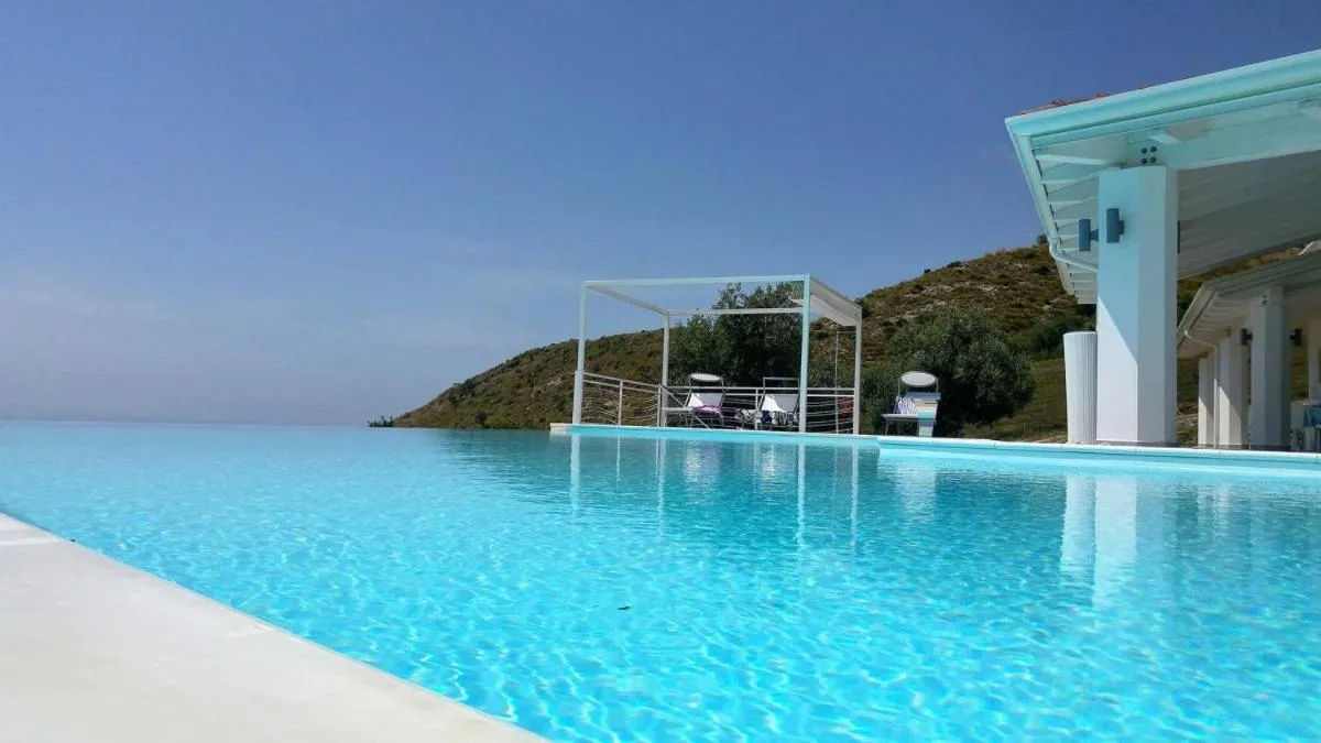 White Club Residence