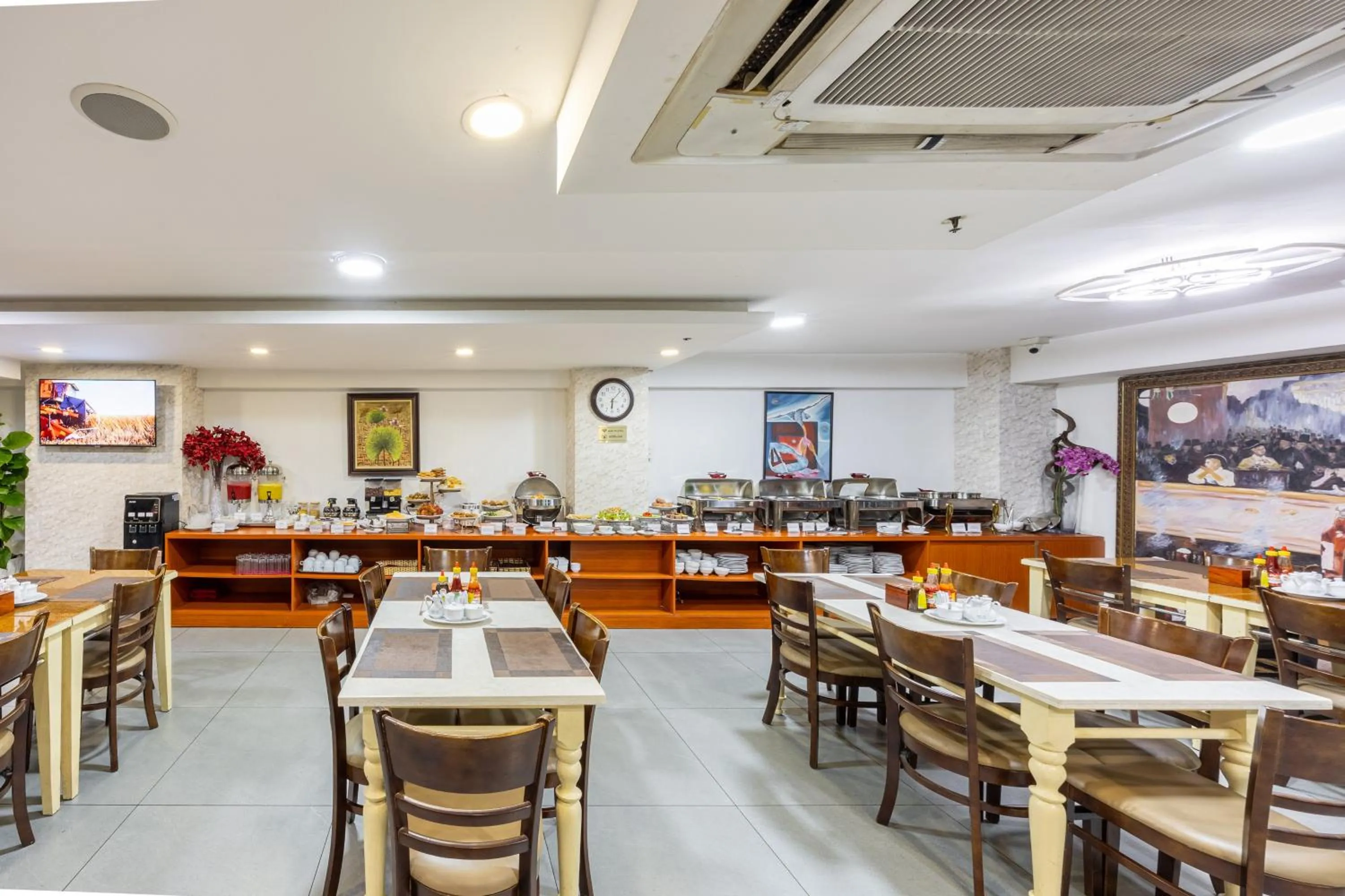 Restaurant/places to eat in A25 Hotel - 29 Bùi Thị Xuân