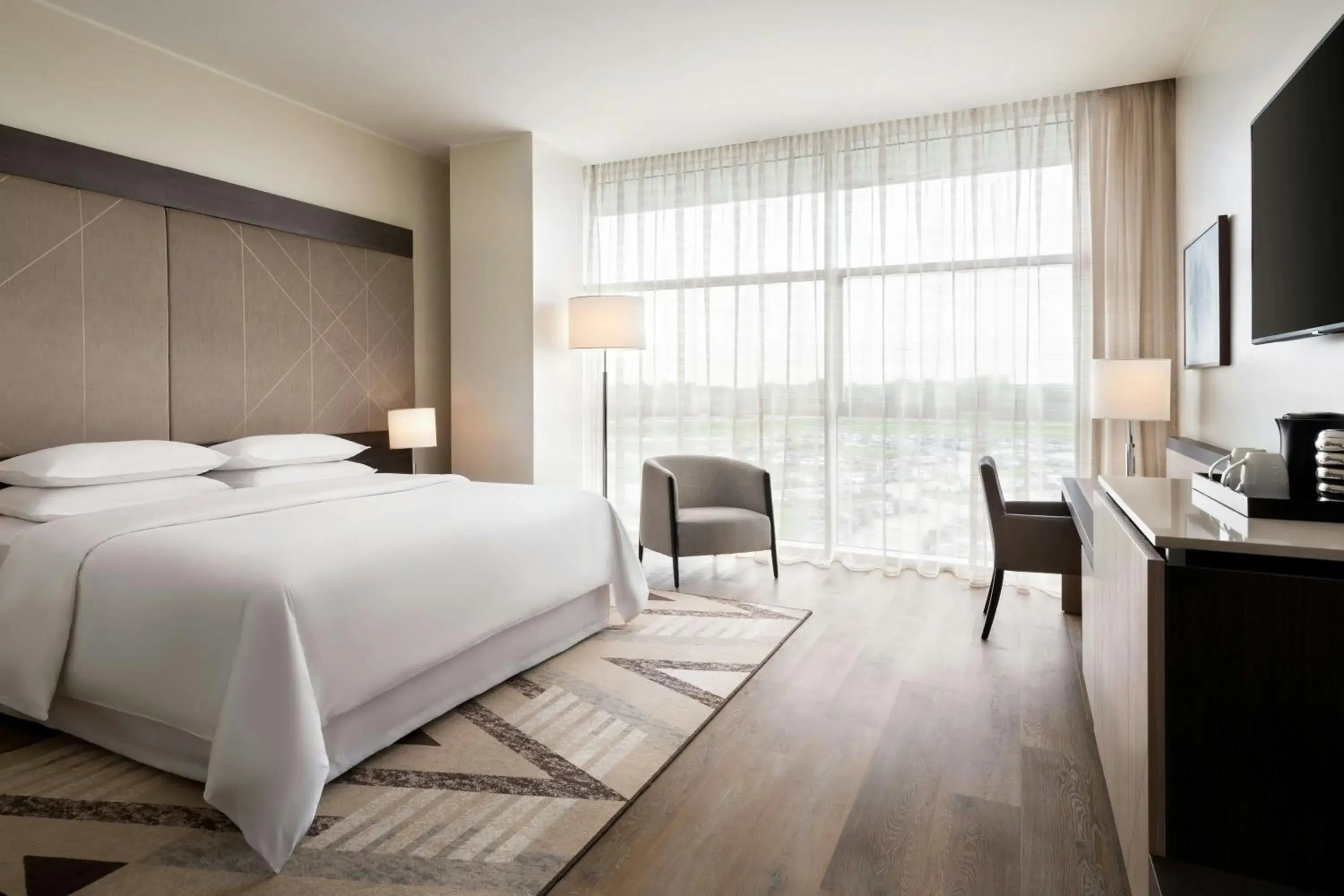 Executive Club, Club lounge access - Twin Room in Sheraton Milan Malpensa Airport Hotel & Conference Centre Executive Club, Club lounge access - Twin Room in Sheraton Milan Malpensa Airport Hotel & Conference Centre