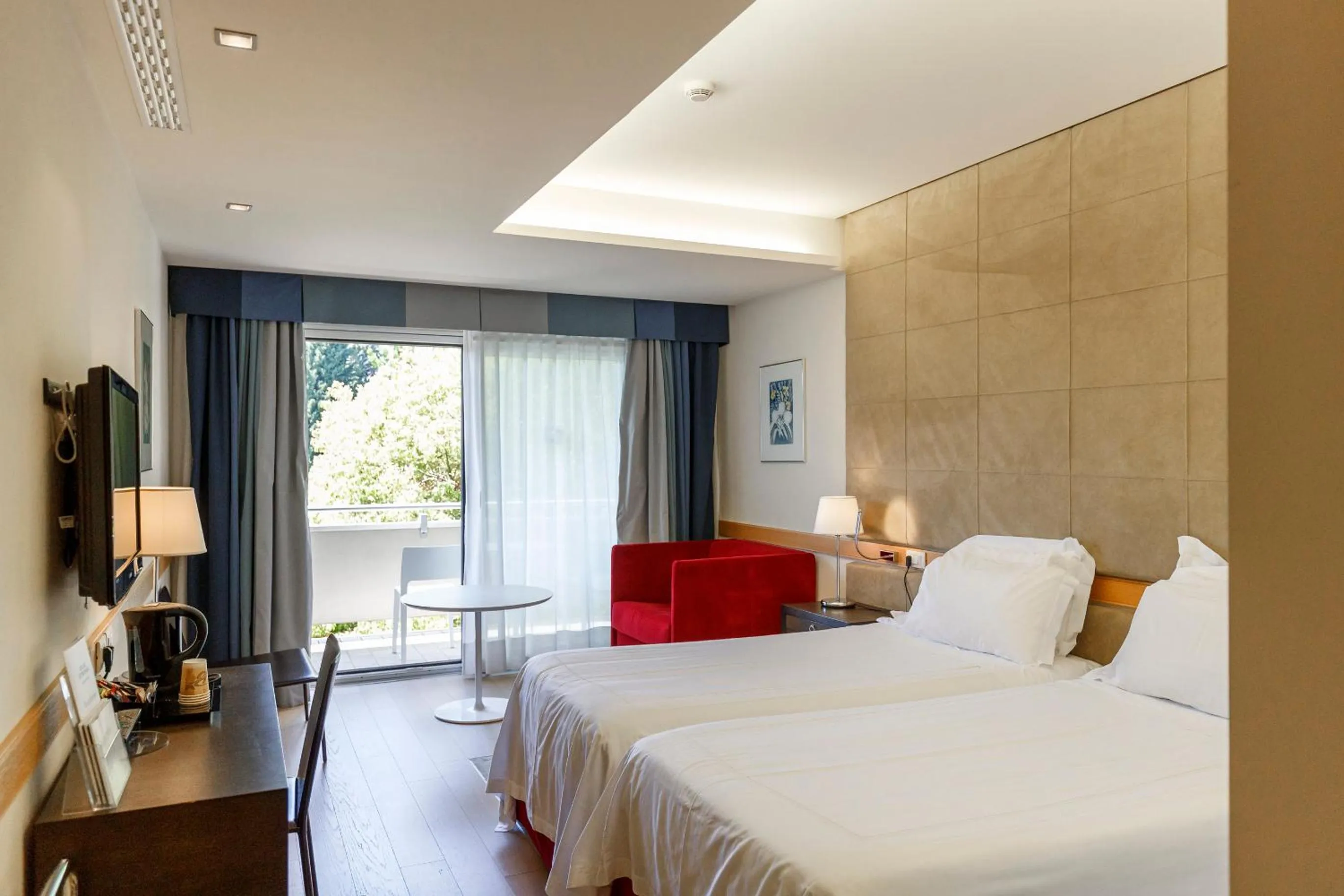 View (from property/room), Bed in Du Lac Et Du Parc Grand Resort