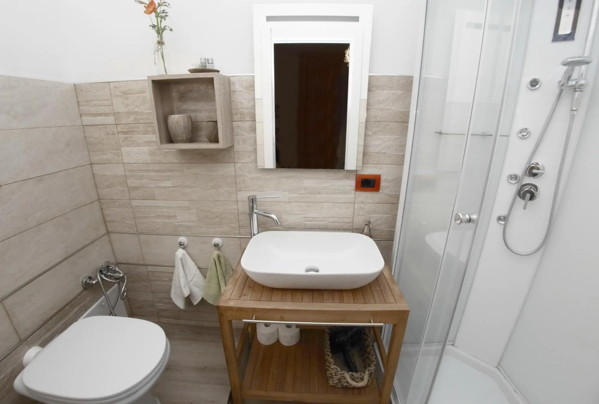 Bathroom in I Love Art