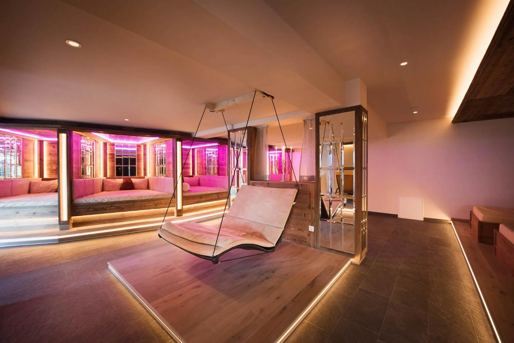 Spa and wellness centre/facilities, Bed in Premium Activehotel Bergkönig