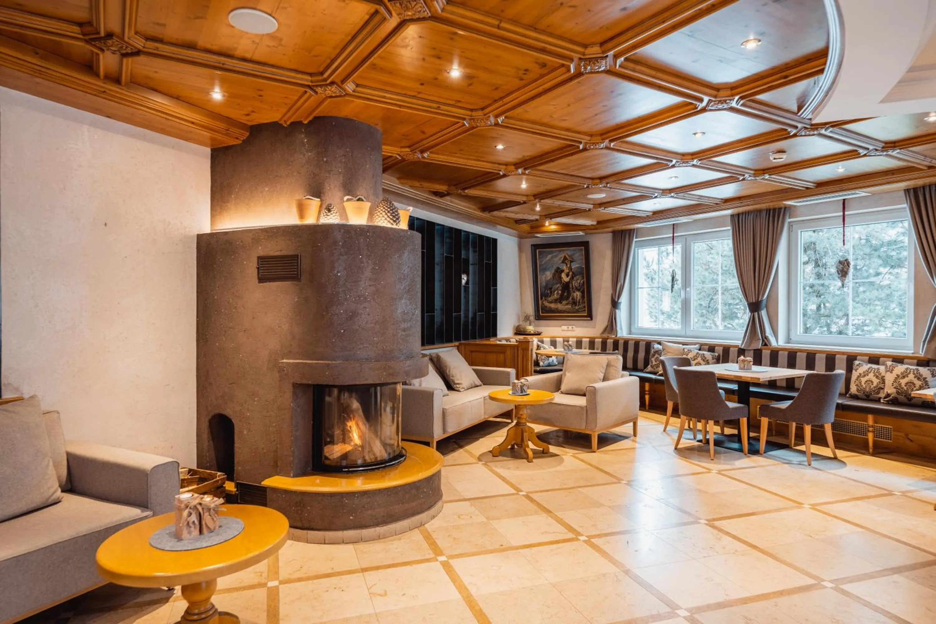 Lounge or bar in Premium Activehotel Bergkönig