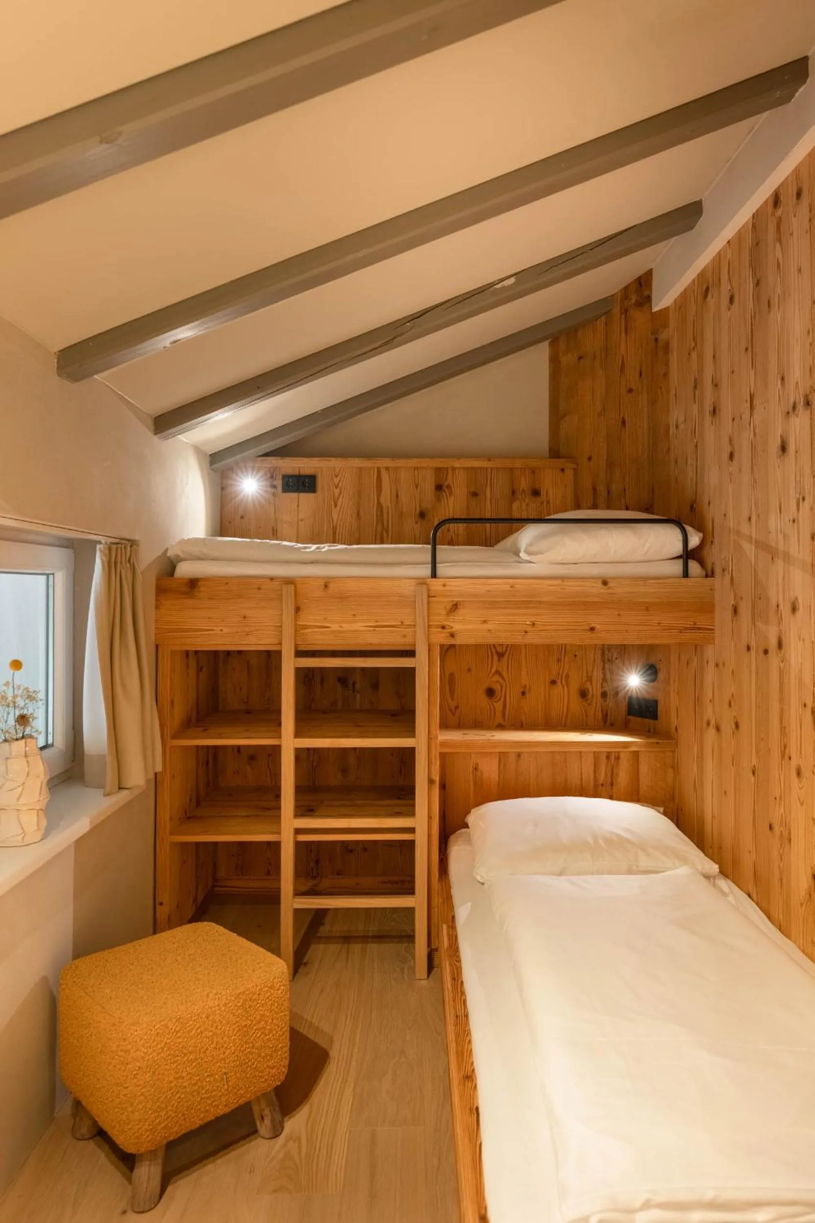 children, Bed in Premium Activehotel Bergkönig