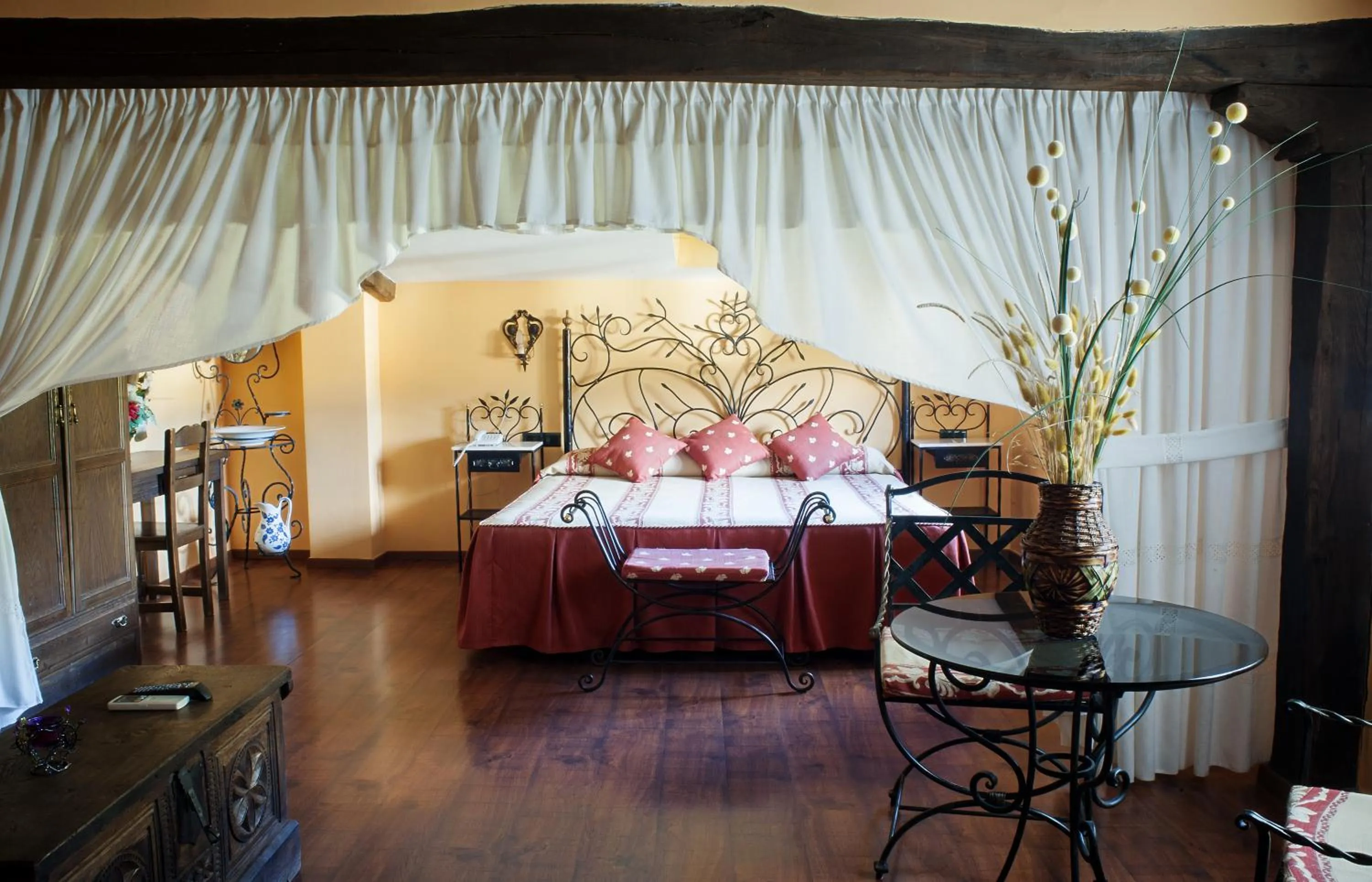 Photo of the whole room, Bed in Hotel Rural Los Angeles en Las Hurdes