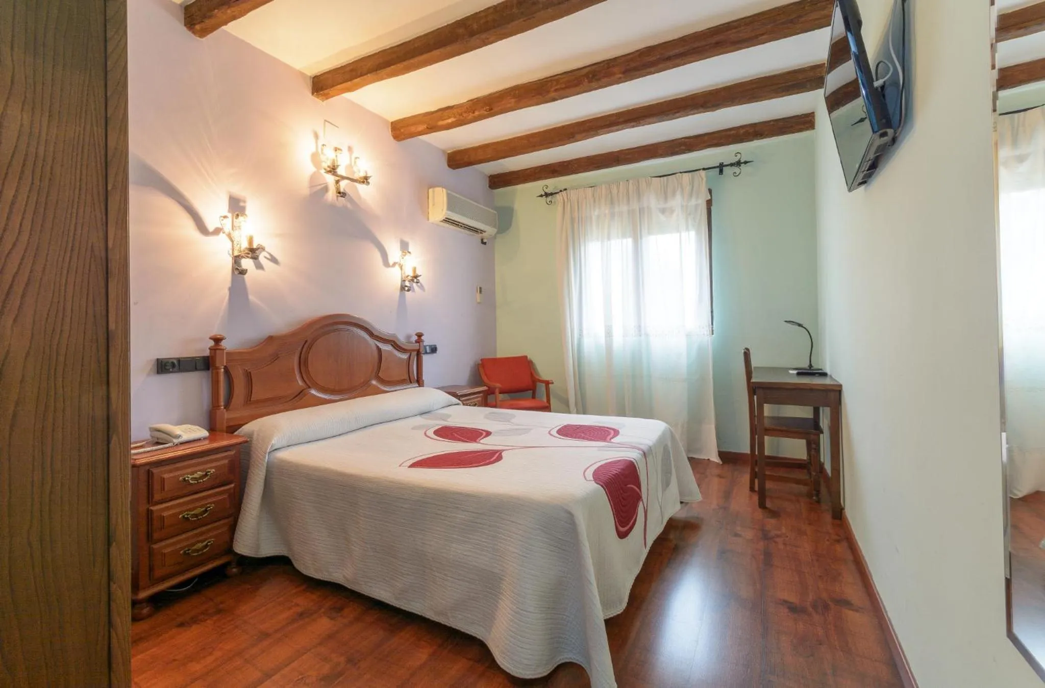 Photo of the whole room, Bed in Hotel Rural Los Angeles en Las Hurdes