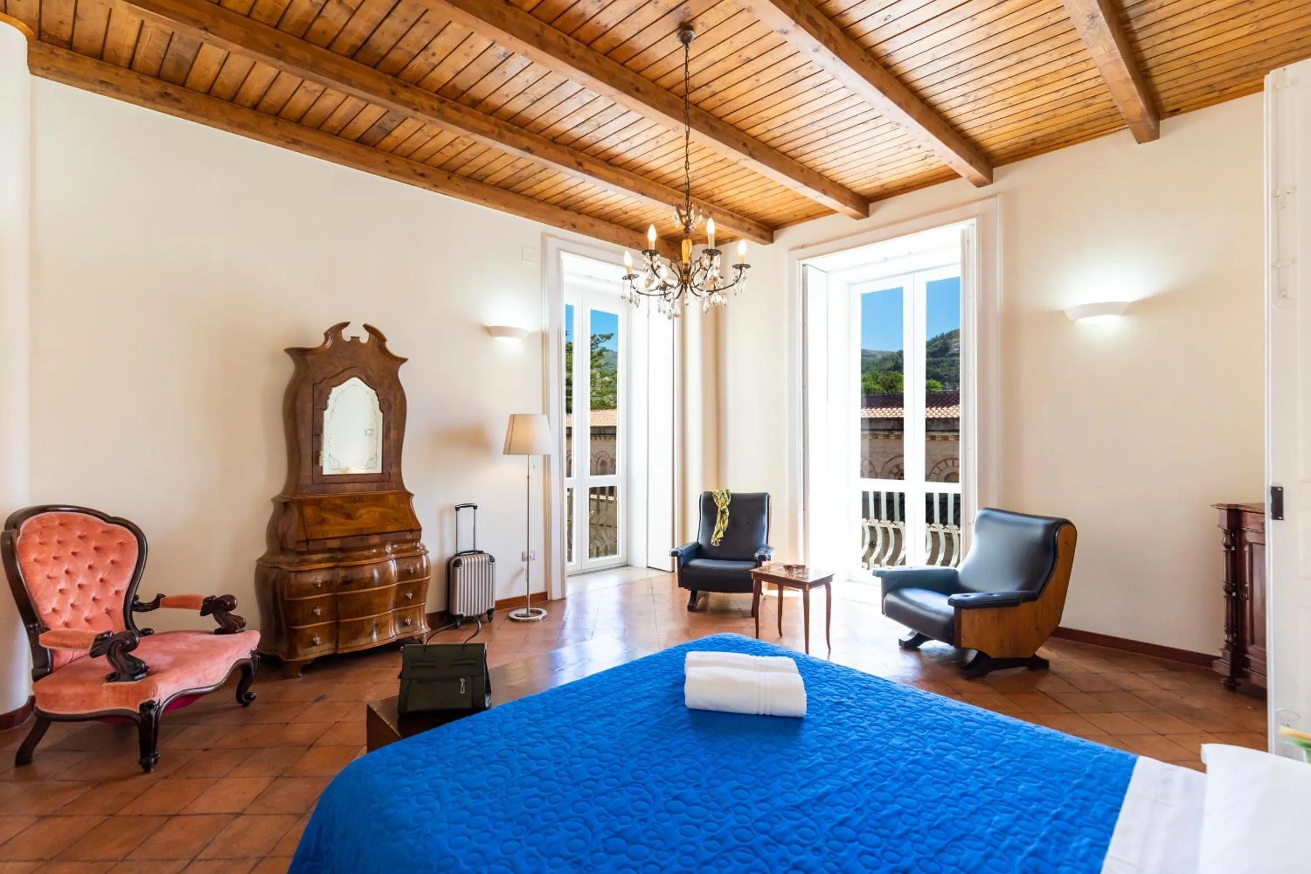 Photo of the whole room, Bed in Suites Pastis Tropea - Boutique B&B by Kalavrìa Holidays