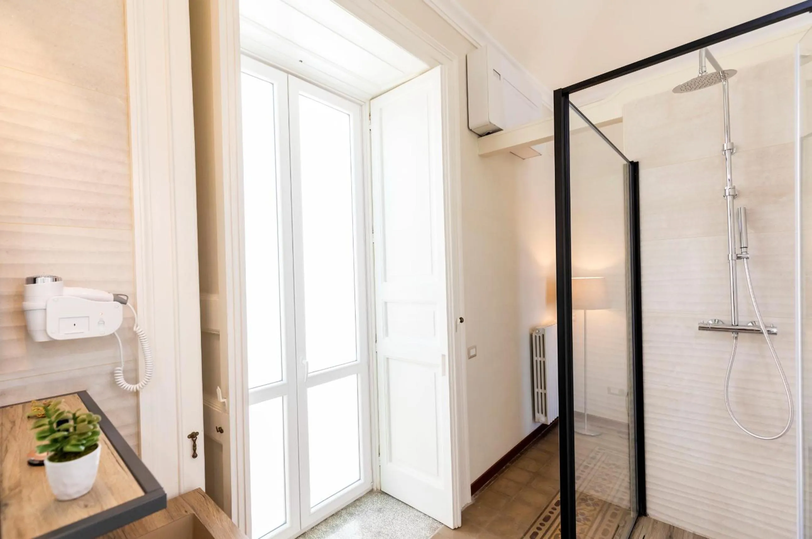 Shower in Suites Pastis Tropea - Boutique B&B by Kalavrìa Holidays