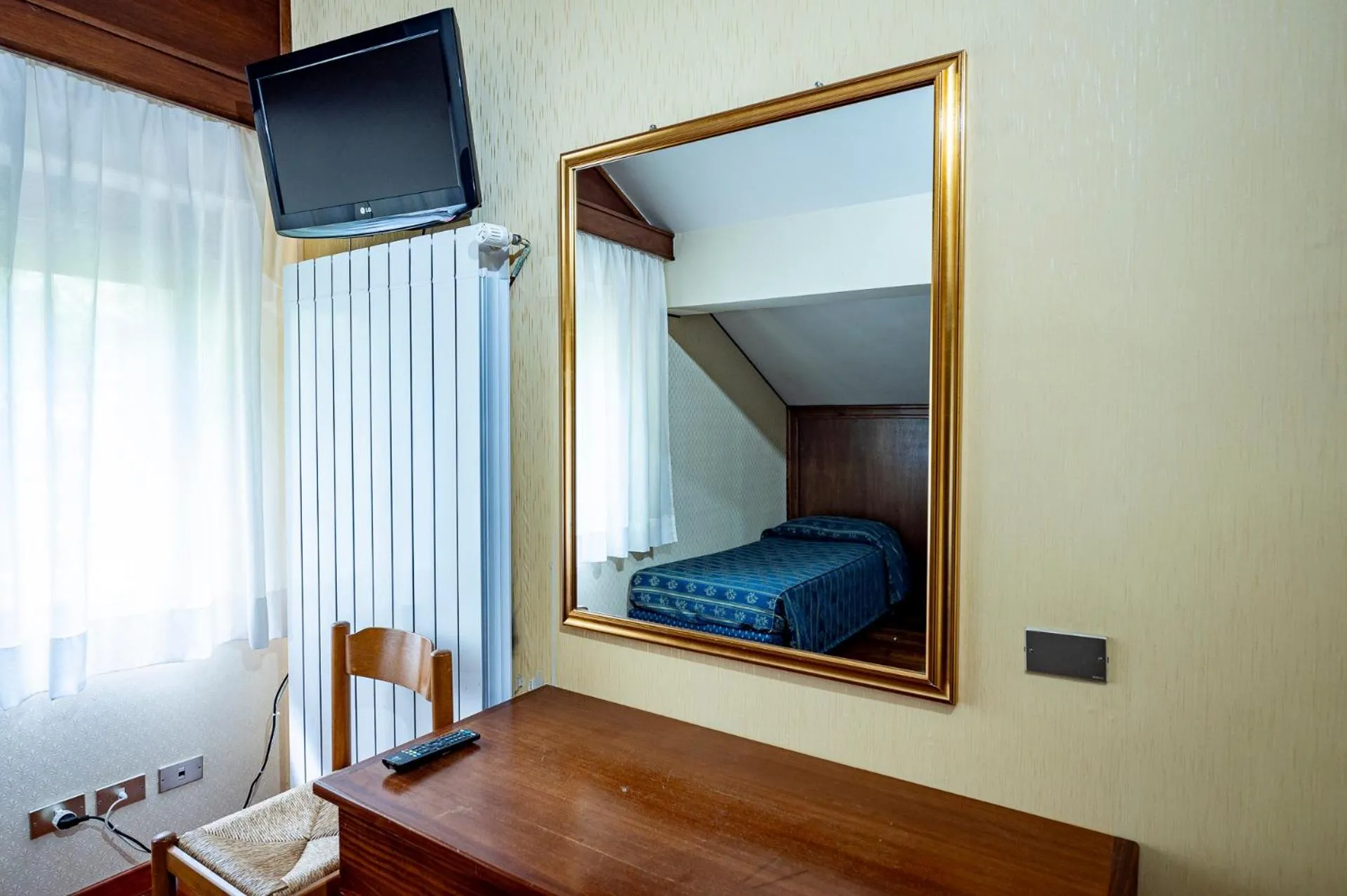 Photo of the whole room, Bed in Hotel Corona & Spa