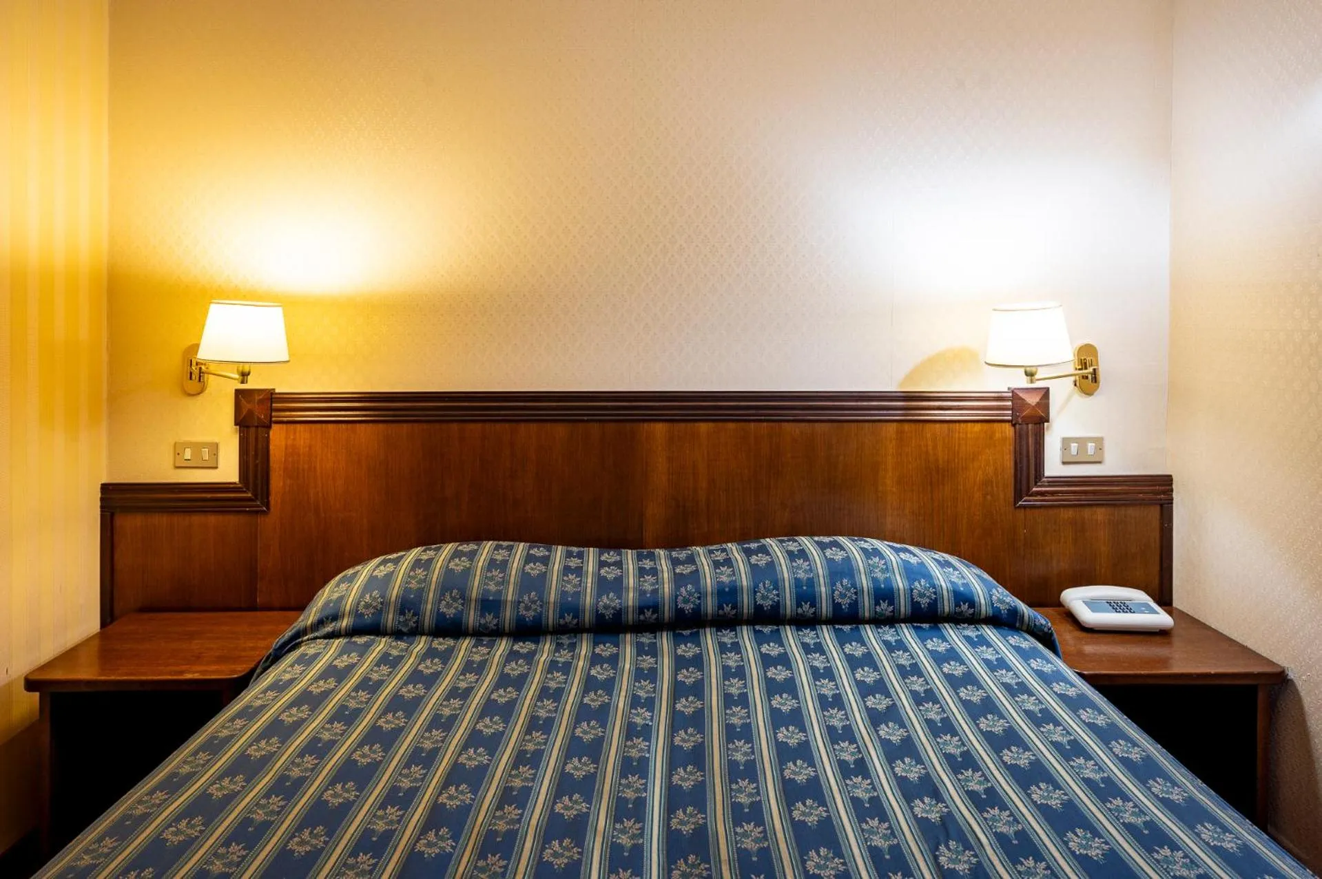 Bedroom, Bed in Hotel Corona & Spa