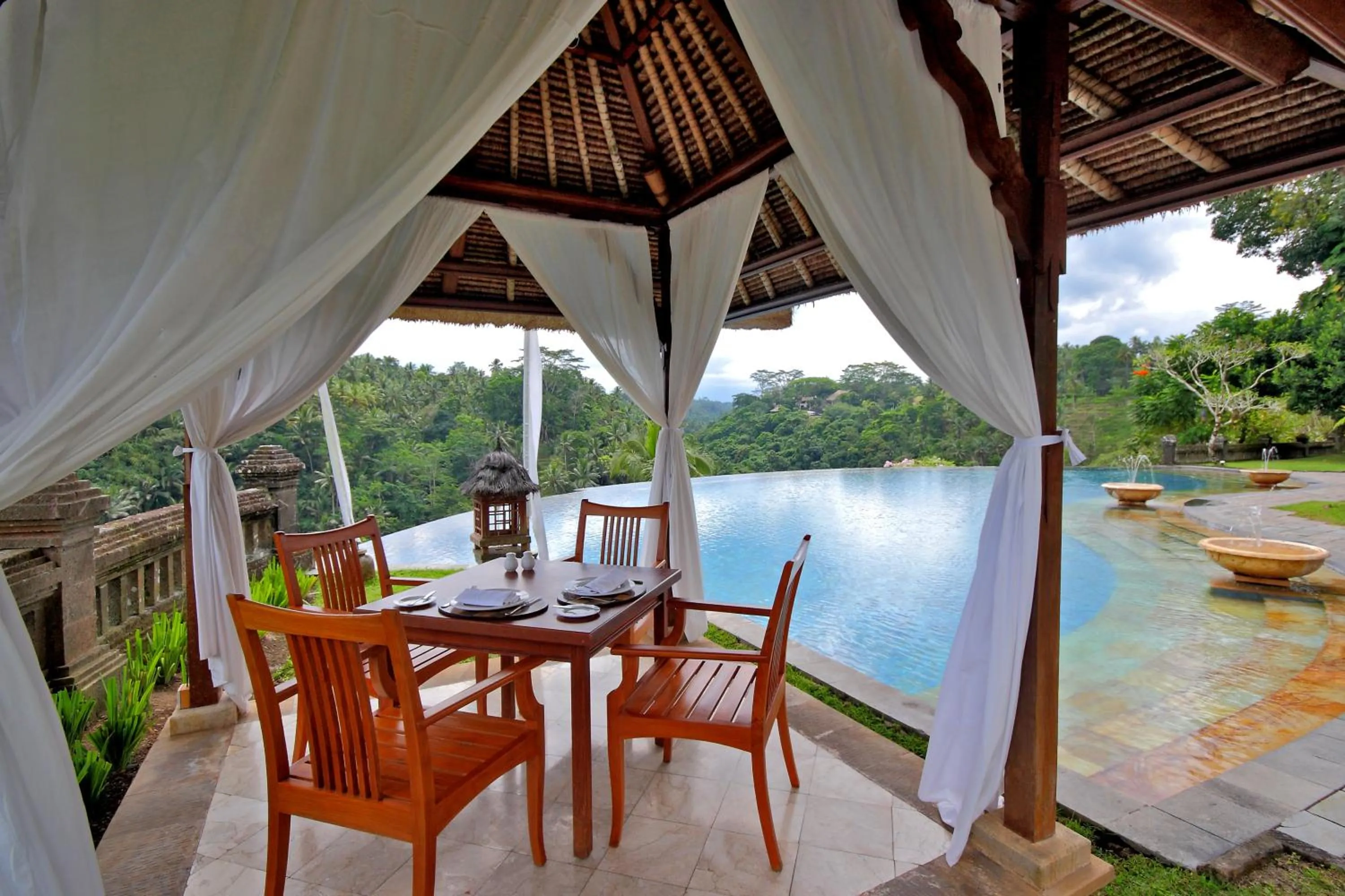 Restaurant/places to eat in Puri Wulandari A Boutique Resort & Spa