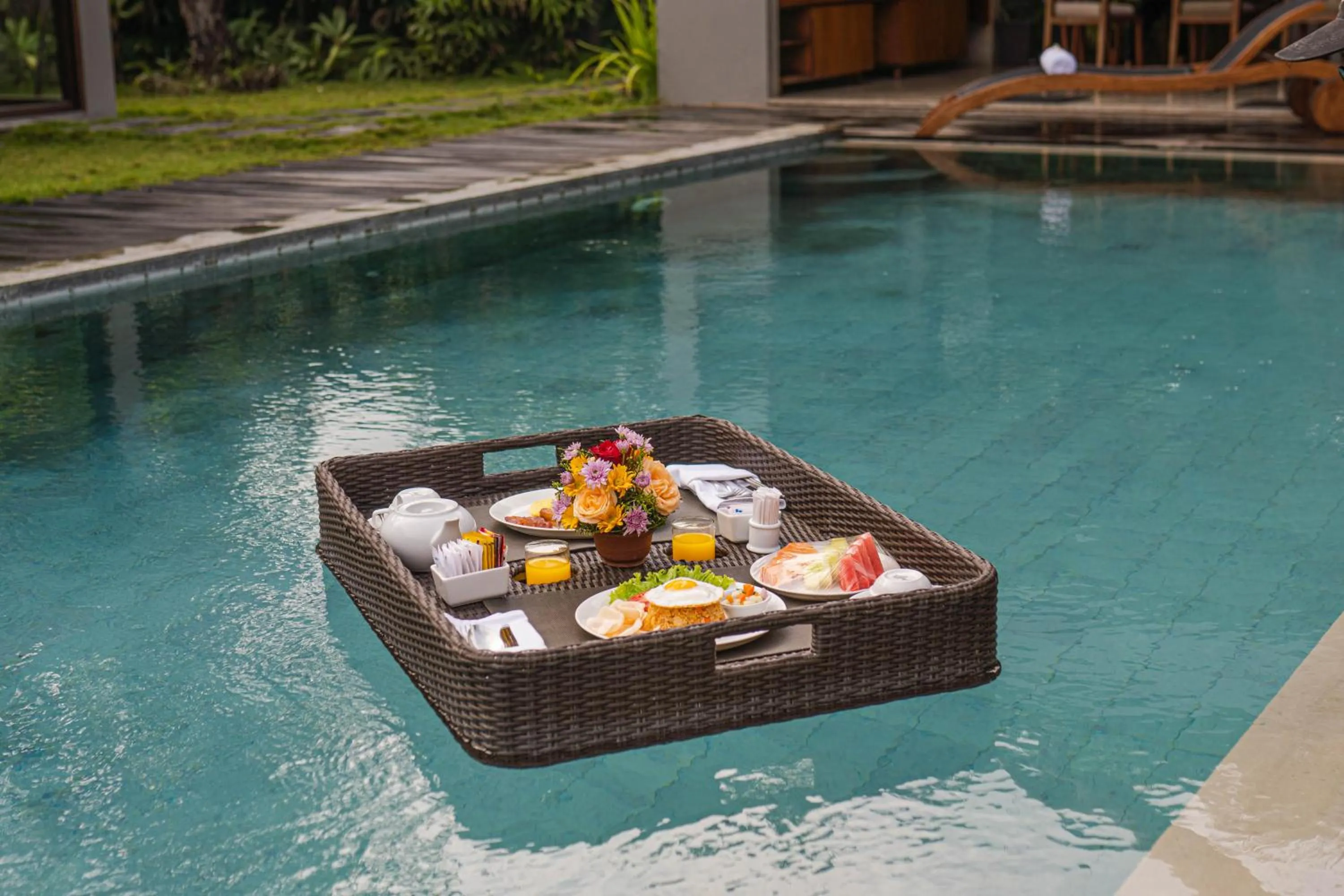 Food and drinks in Ziva a Boutique Villa