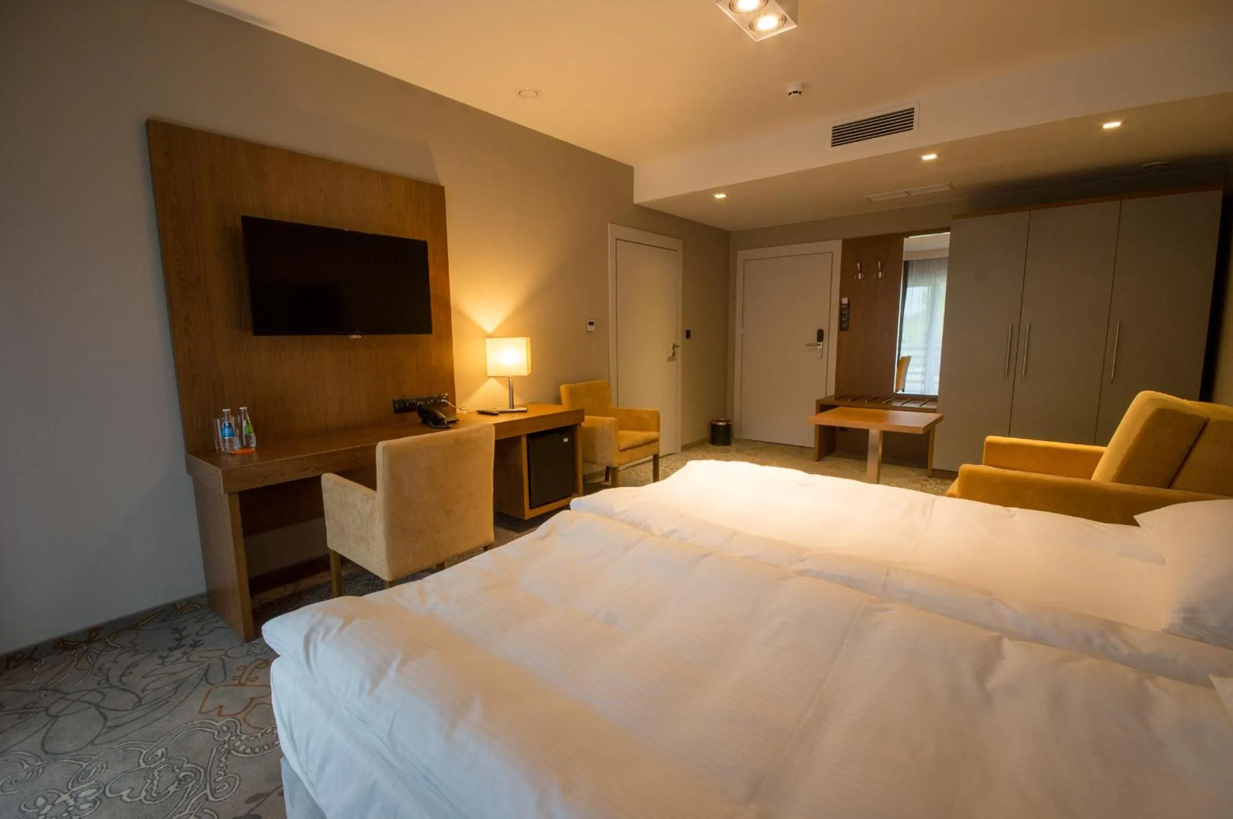 Bed in Rezydencja Sosnowa Luxury Hotel