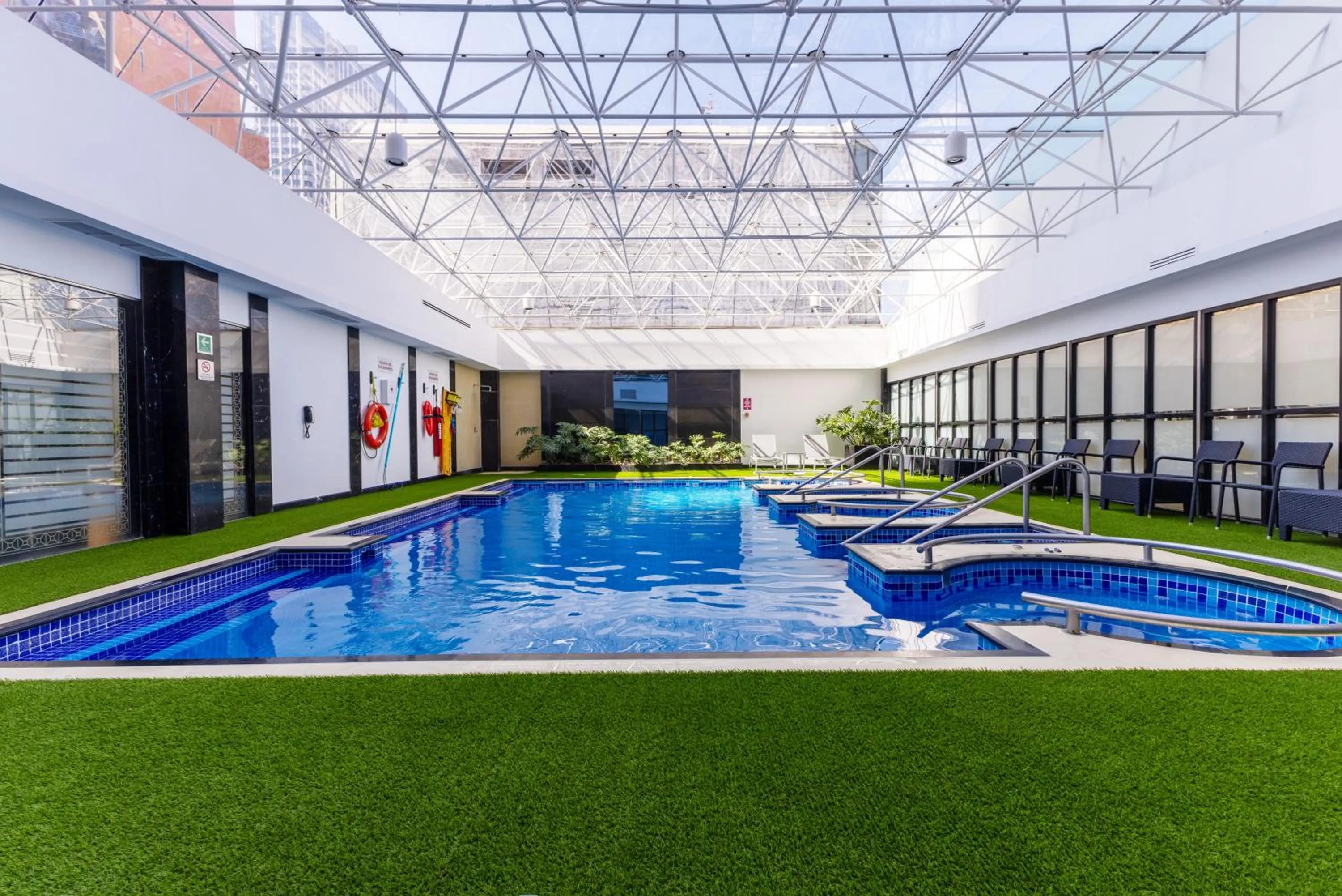 Swimming pool in Barceló Mexico Reforma