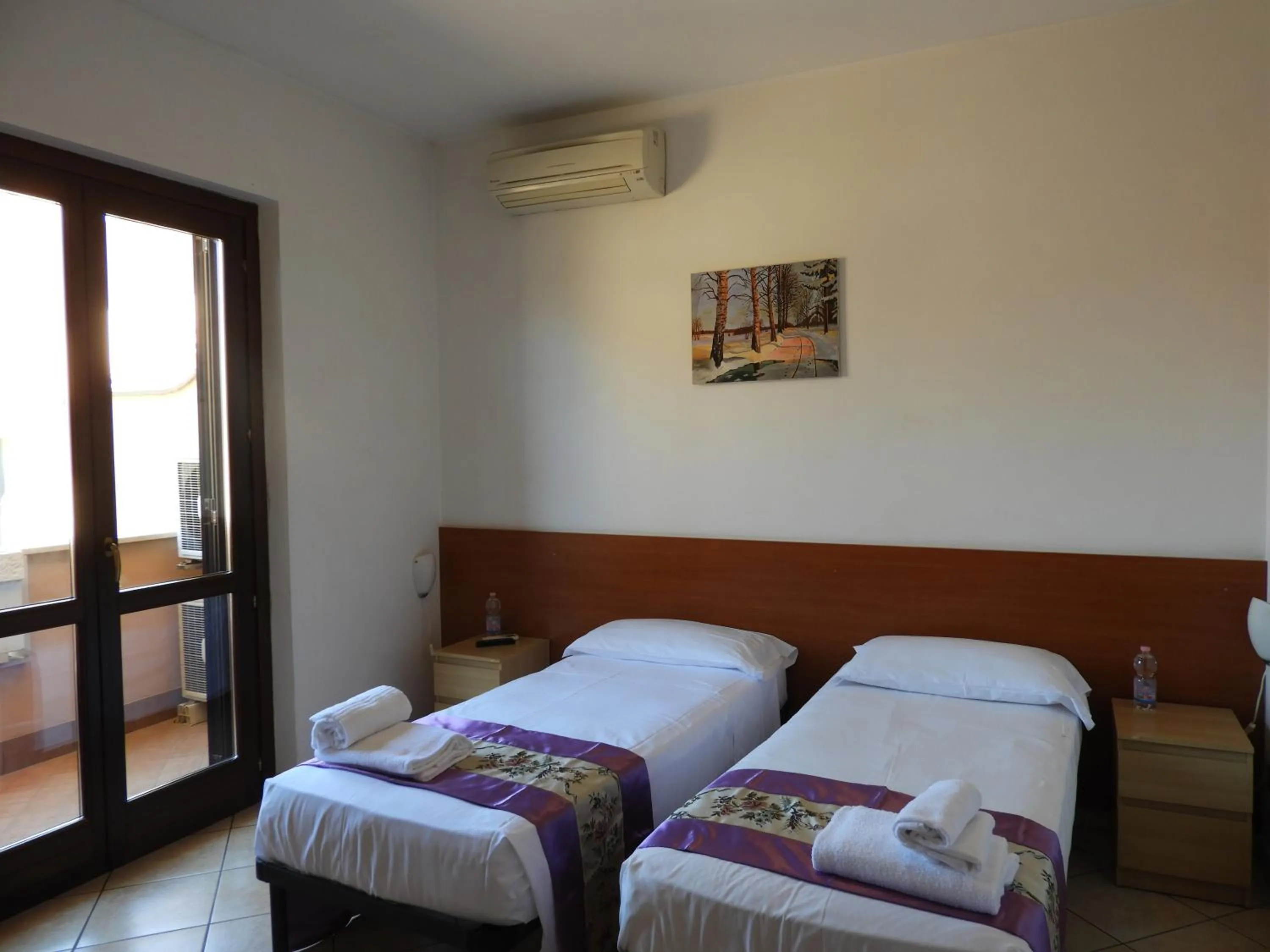 Double or Twin Room with Private Bathroom - single occupancy in B&B Isola