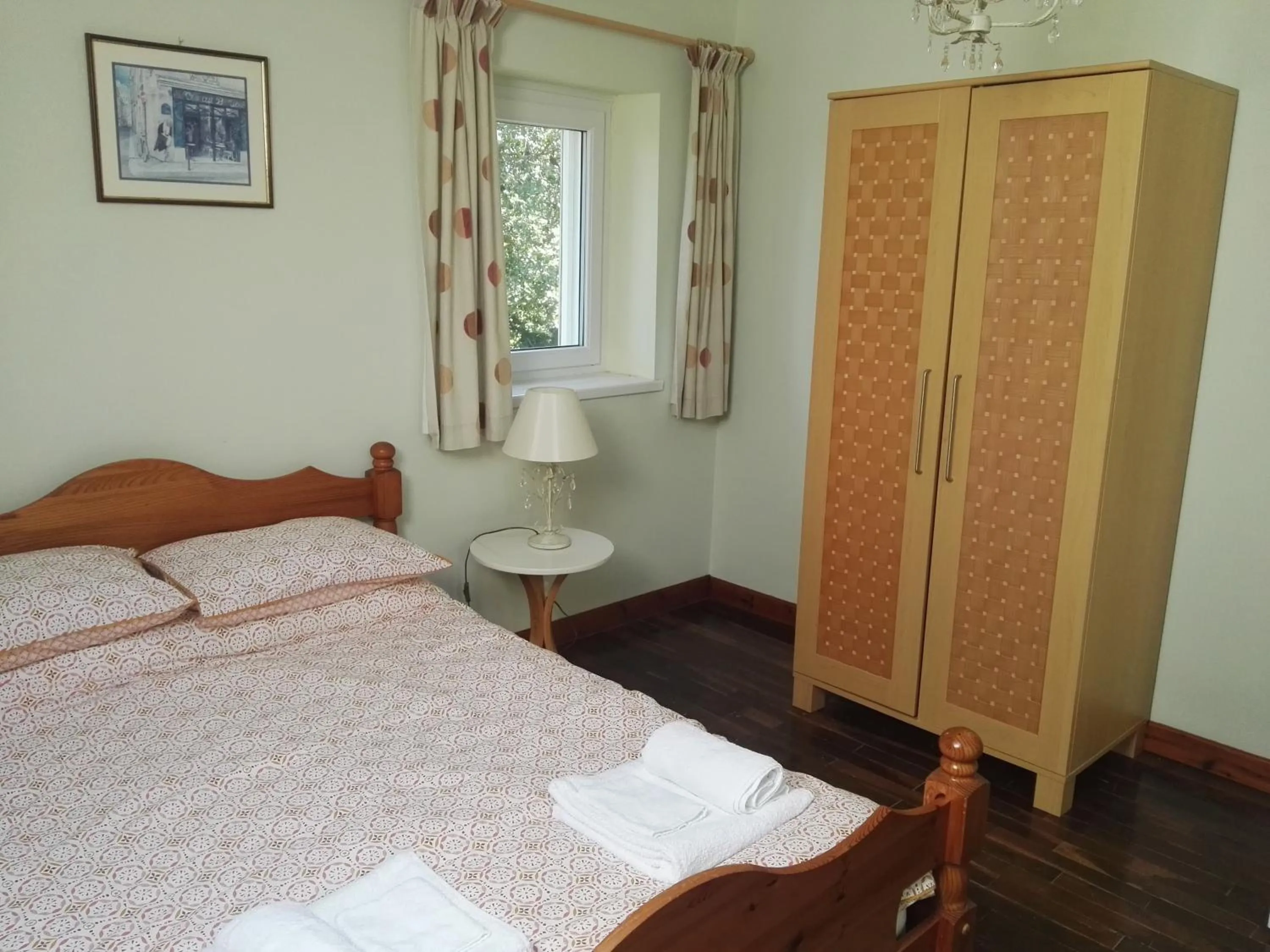 Photo of the whole room in Le Chene Vert