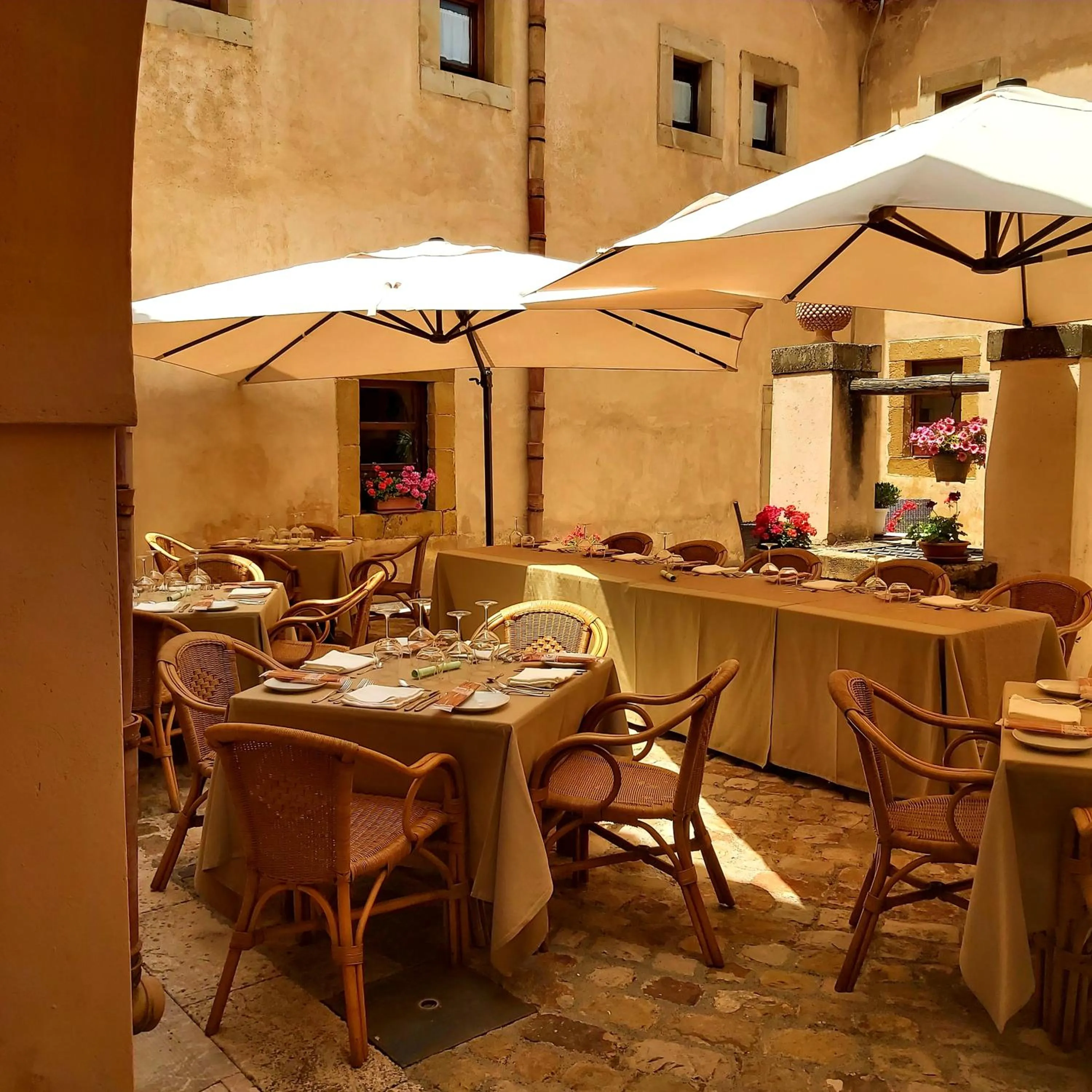 Restaurant/places to eat in Al Convento