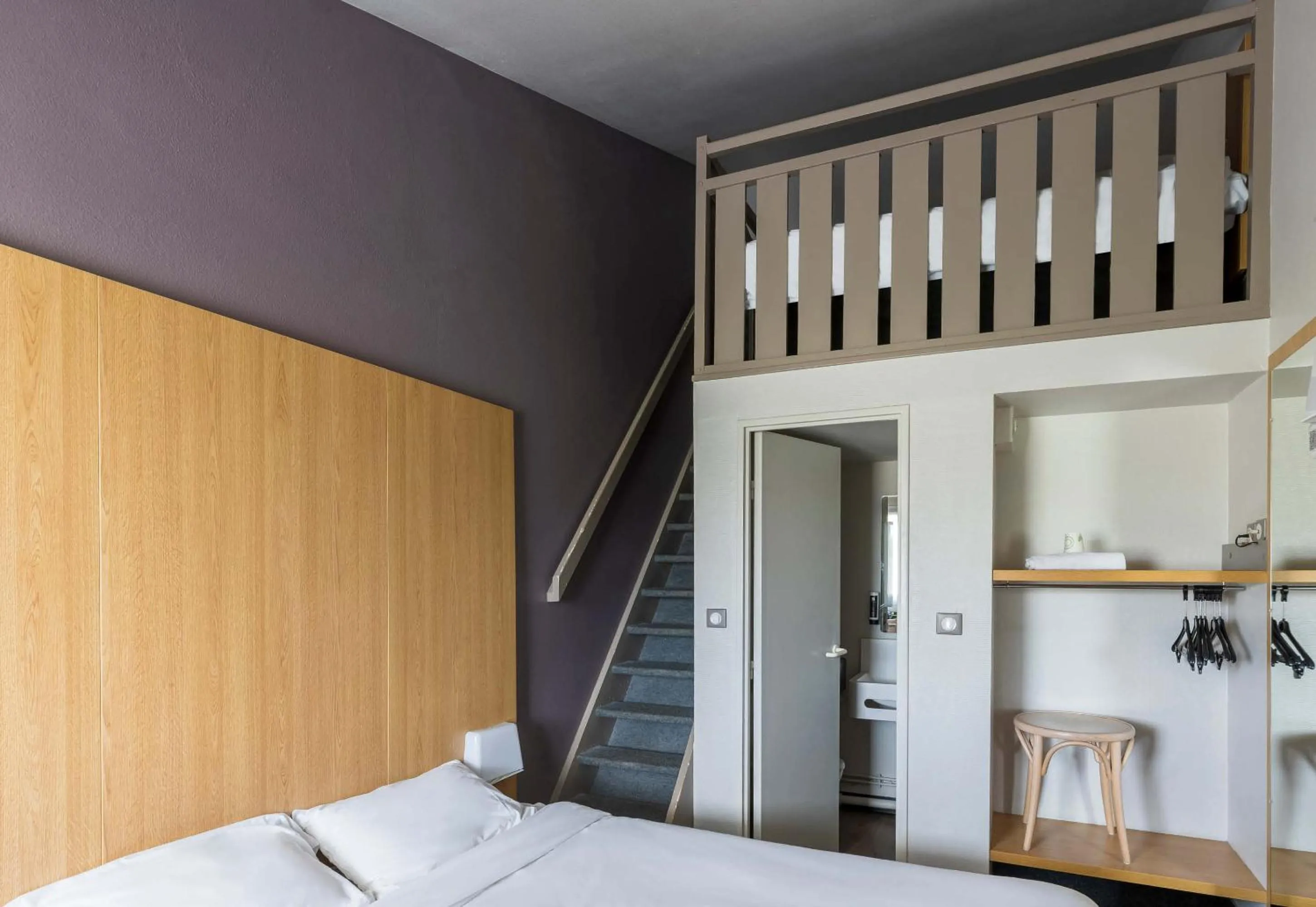 Bedroom, Bed in B&B HOTEL Troyes Barberey