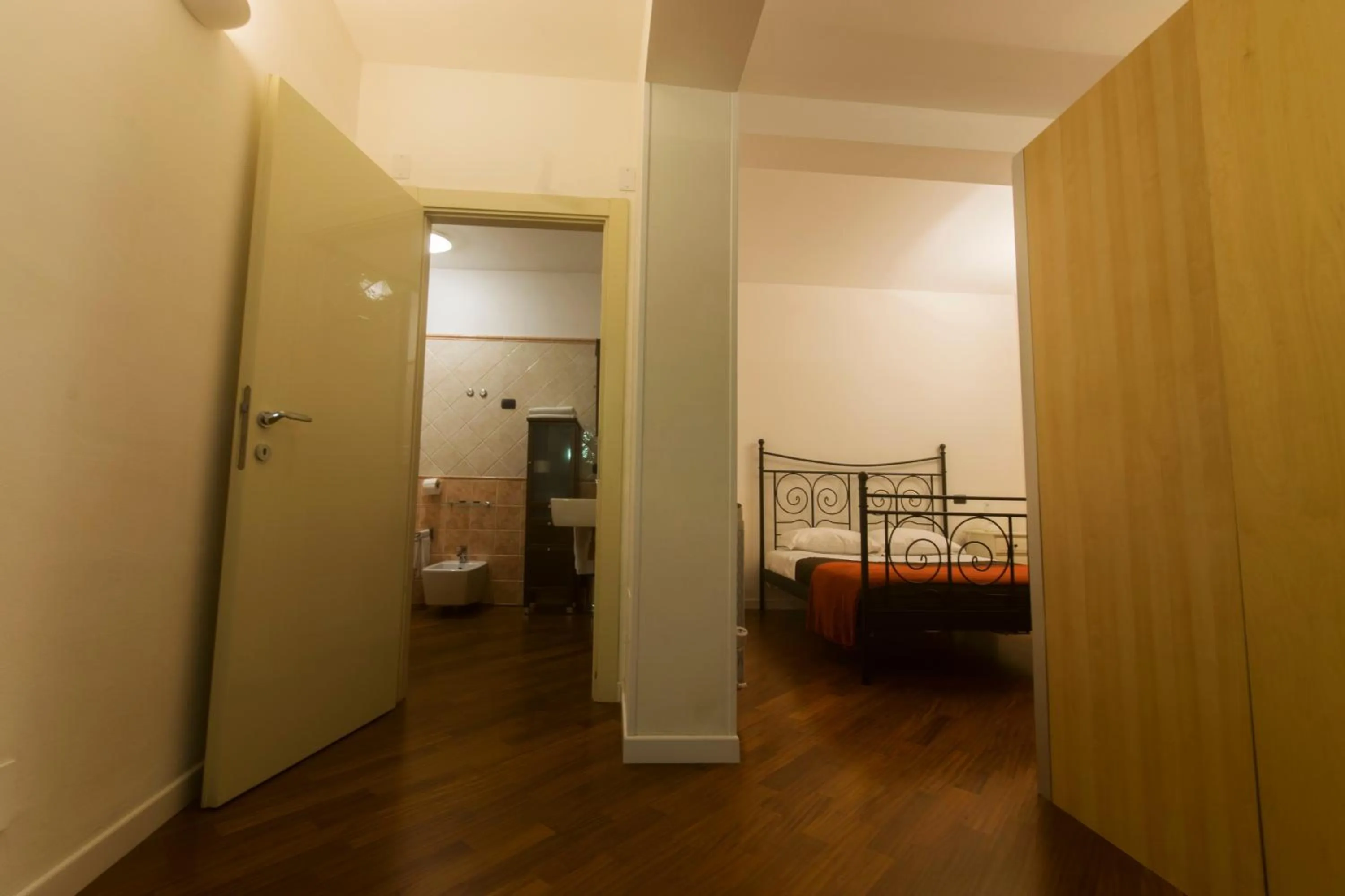 Bathroom, Bed in Suite del Borgo - Affittacamere - Guest house