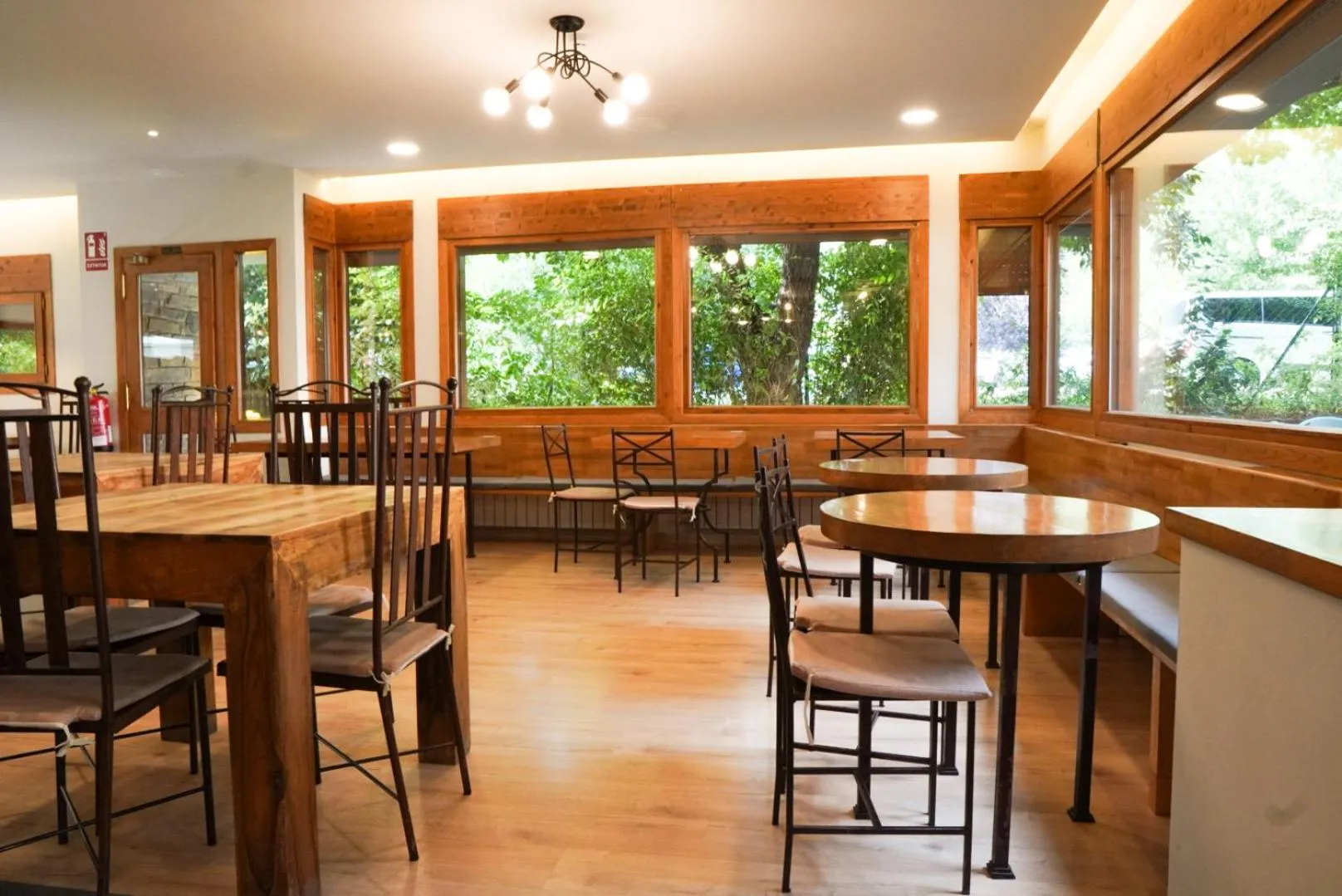Dining area in Hotel Els Encantats