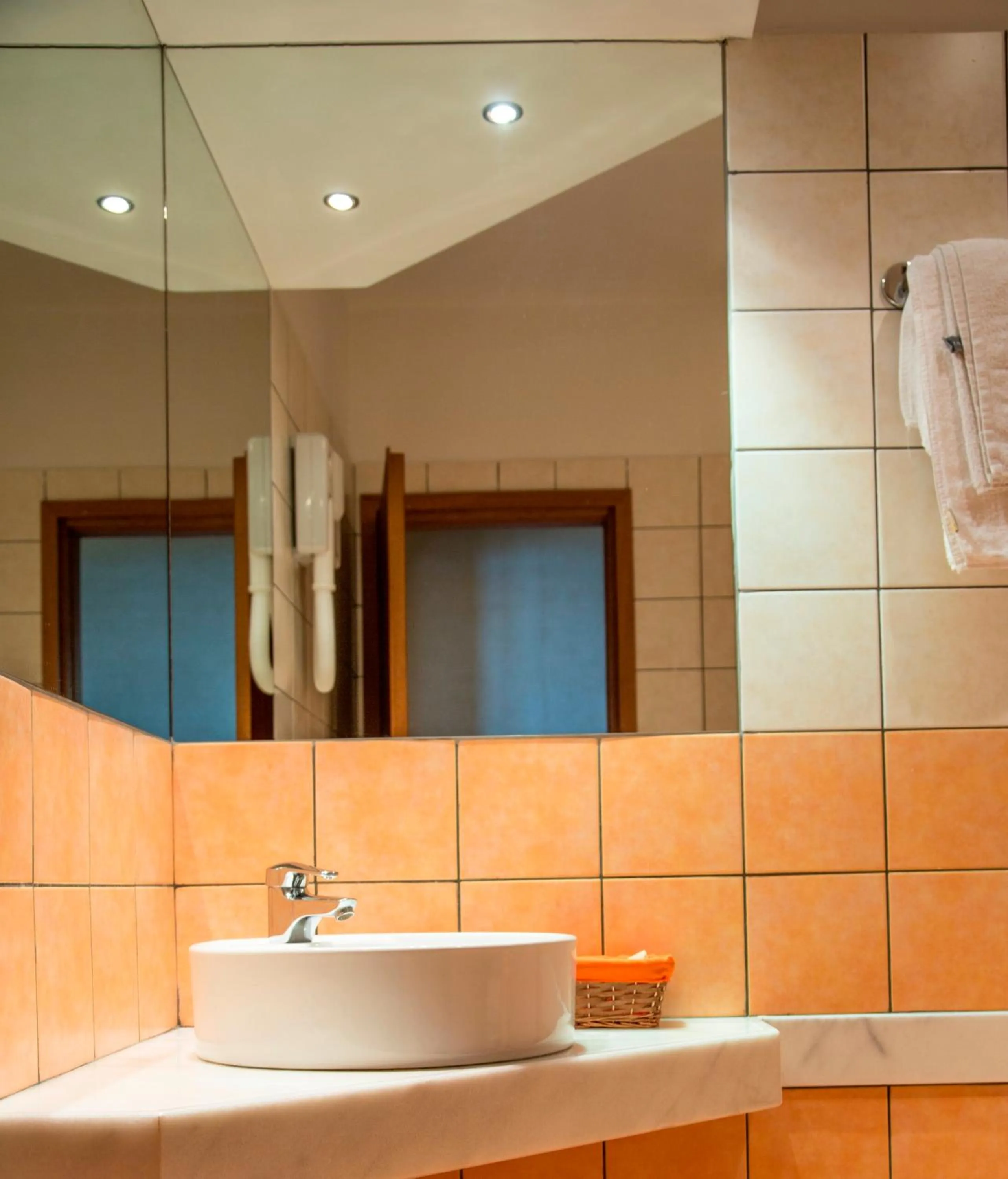 Bathroom in Violetta