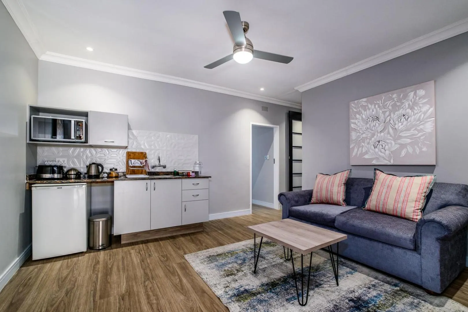 Kitchen or kitchenette in 49-on-Cherry