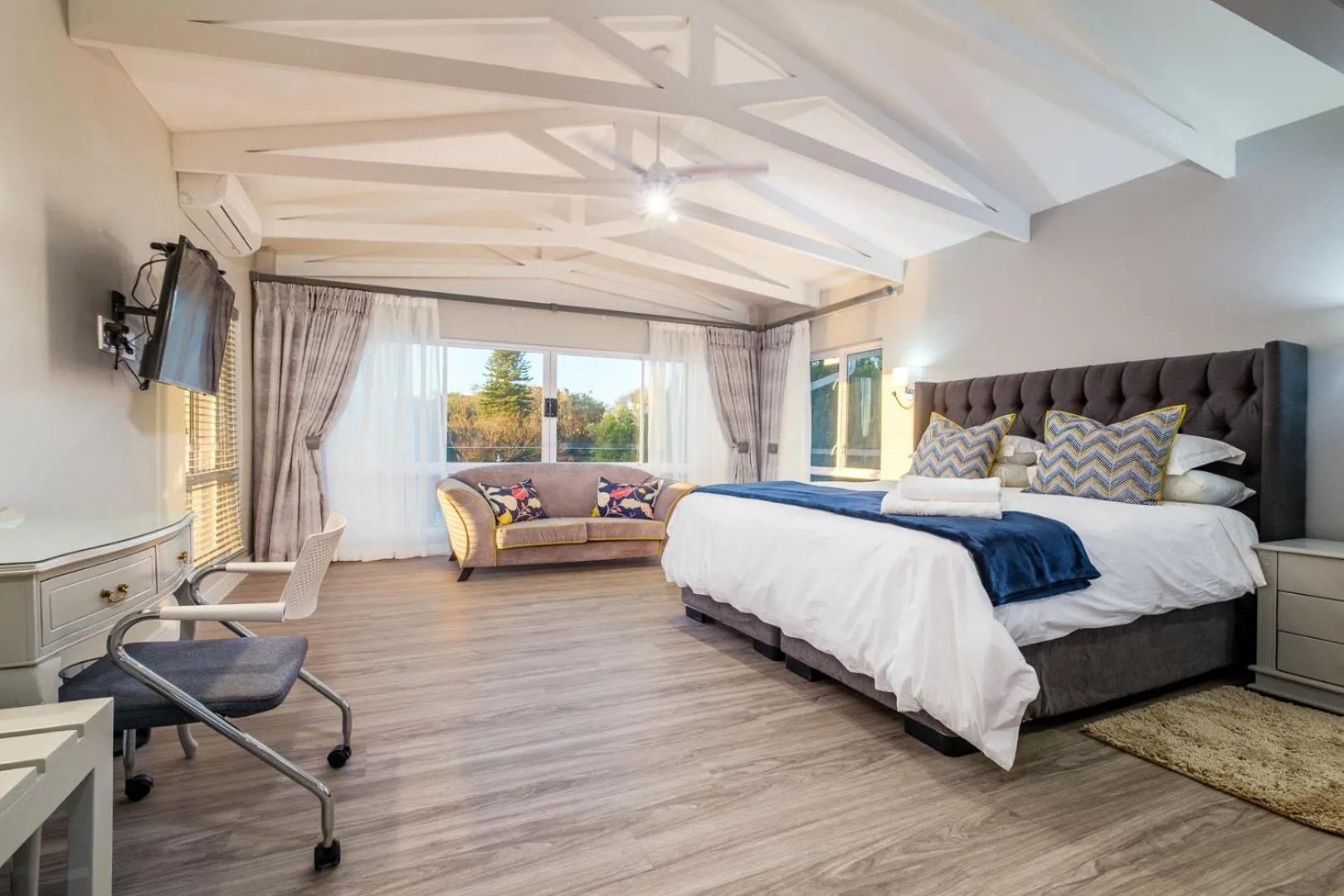 TV and multimedia, Bed in 49-on-Cherry