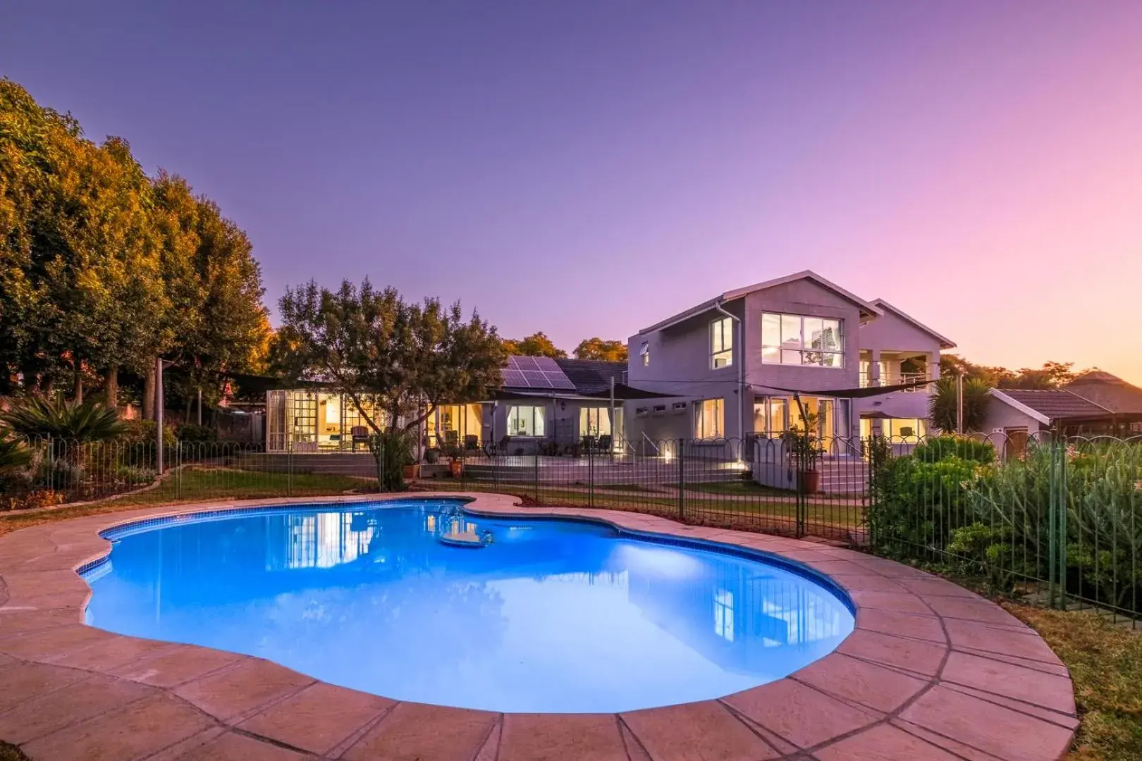 Family Suite with Kitchenette - single occupancy in 49-on-Cherry Family Suite with Kitchenette - single occupancy in 49-on-Cherry