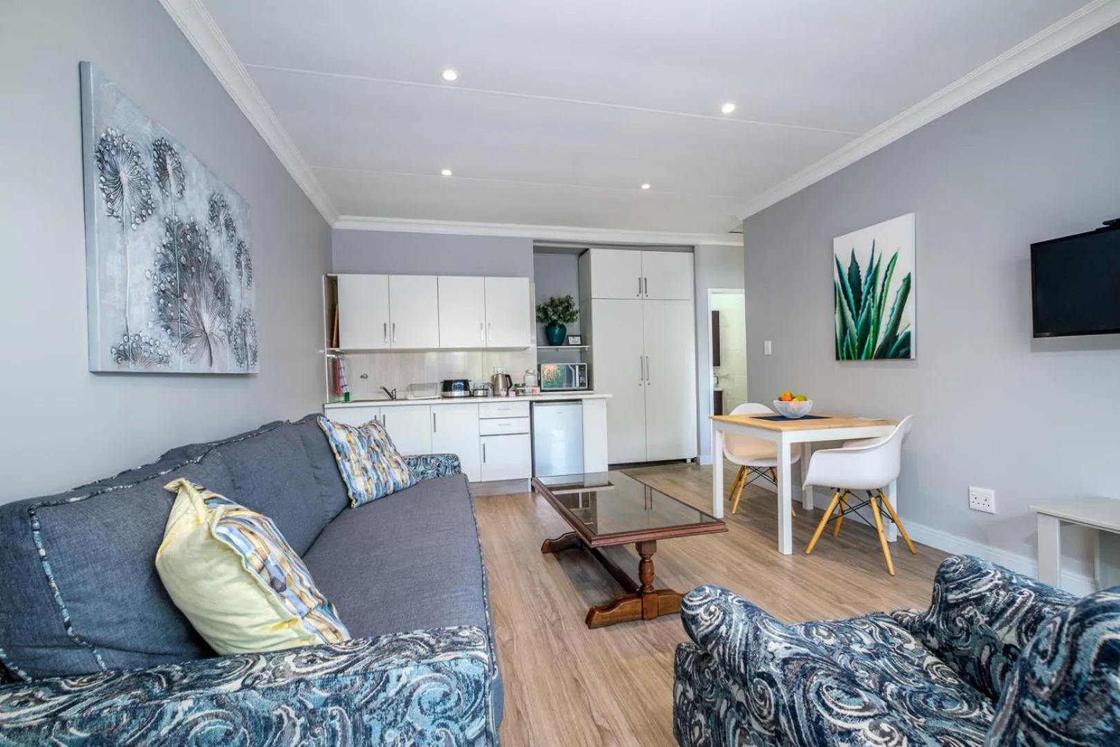 TV and multimedia in 49-on-Cherry