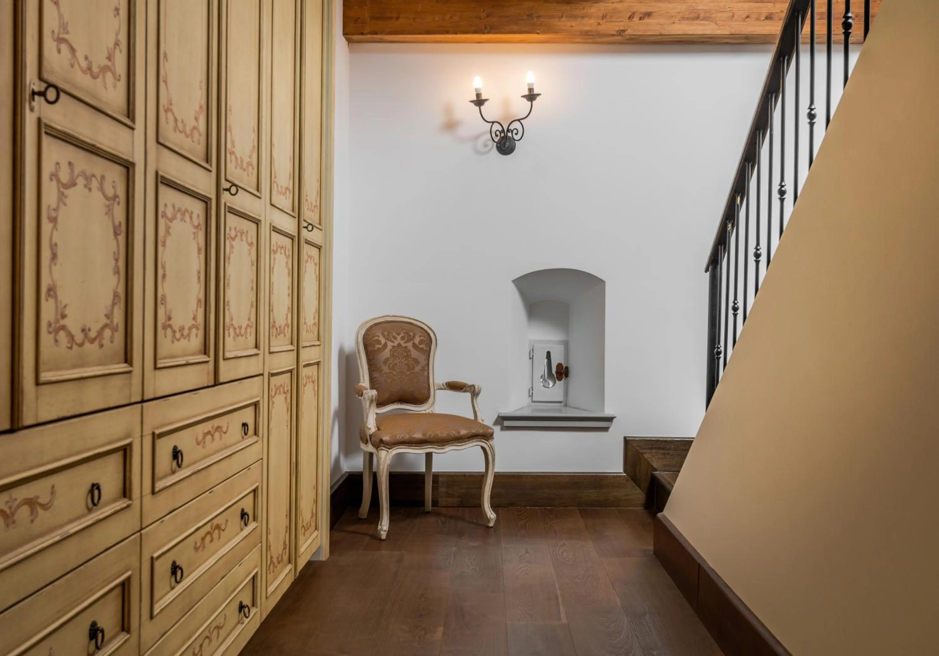 wardrobe in Heritage Hotel Martinis Marchi