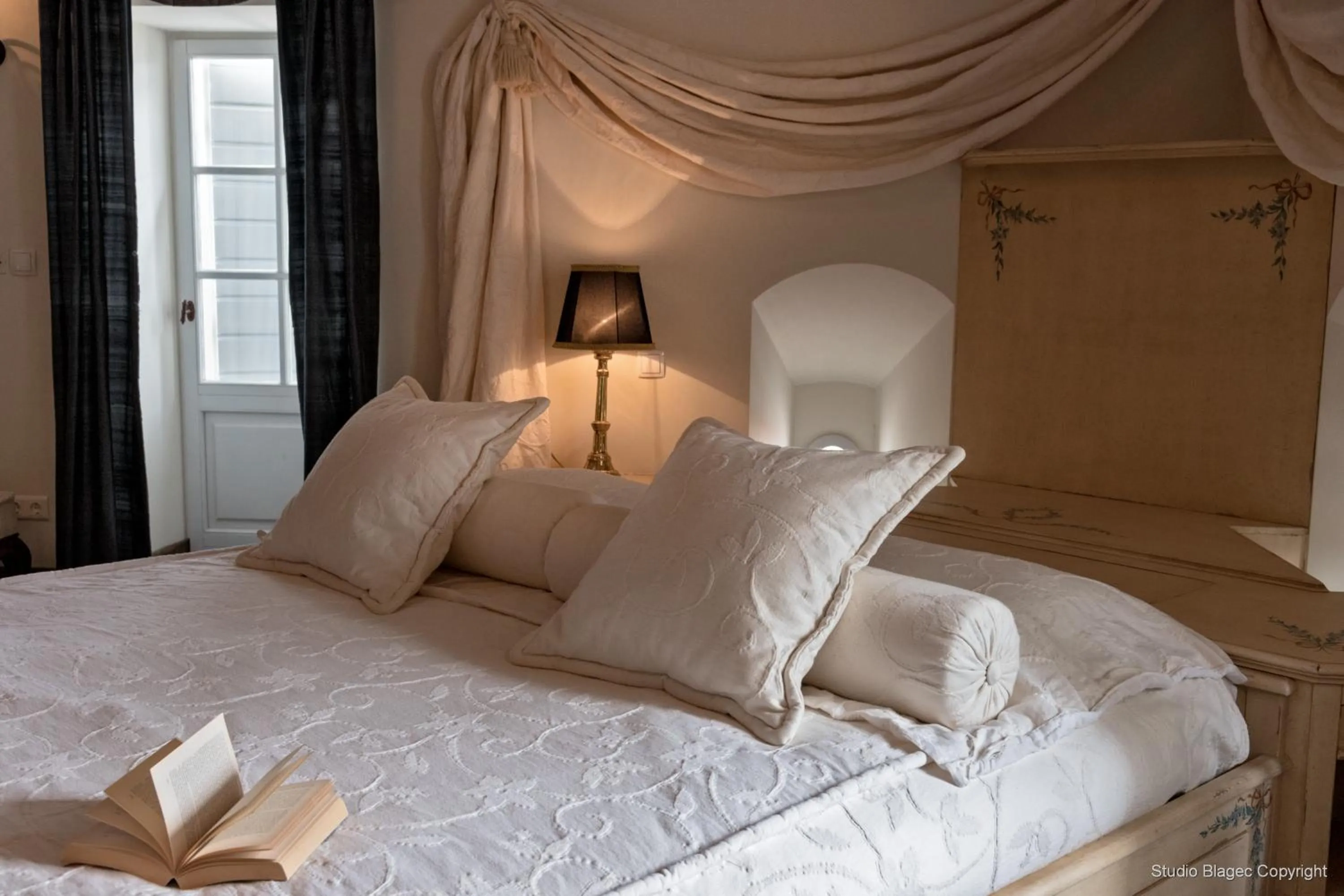 Bed in Heritage Hotel Martinis Marchi