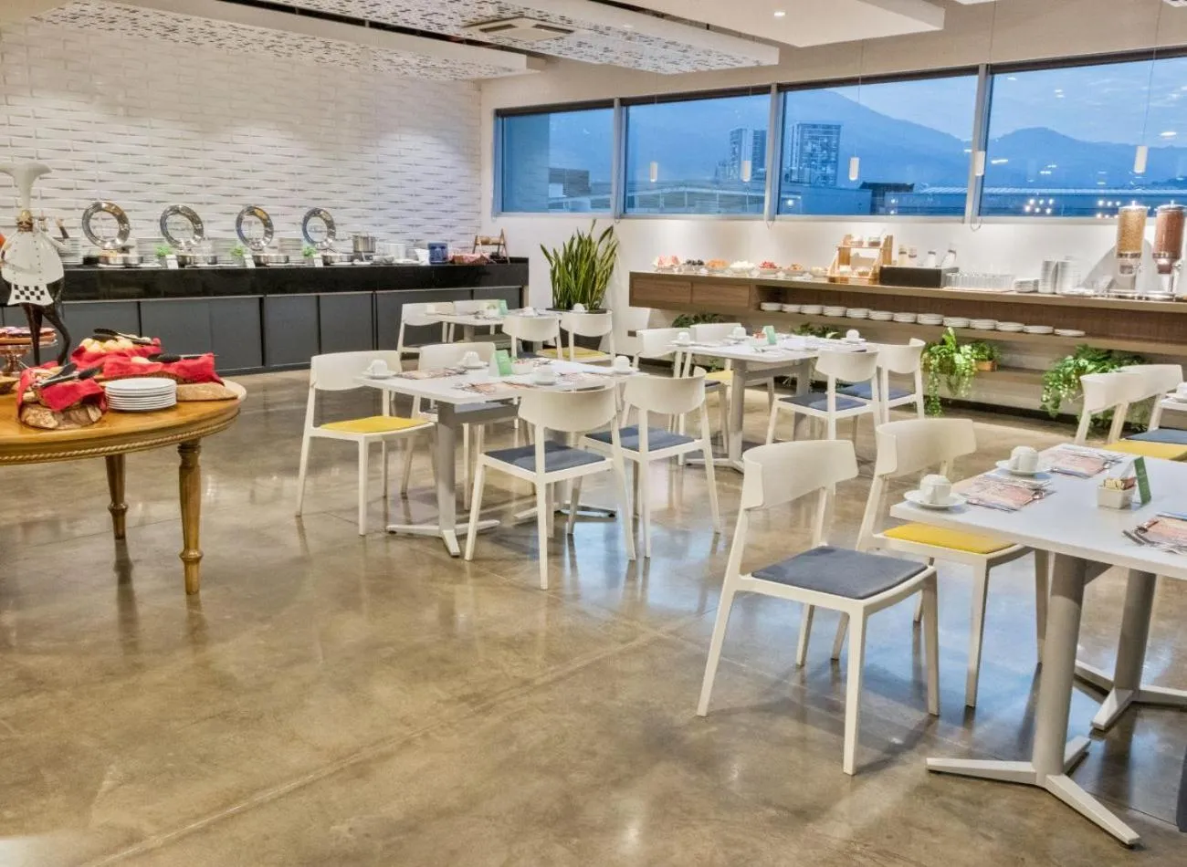 Restaurant/places to eat in Sonesta Hotel Bucaramanga