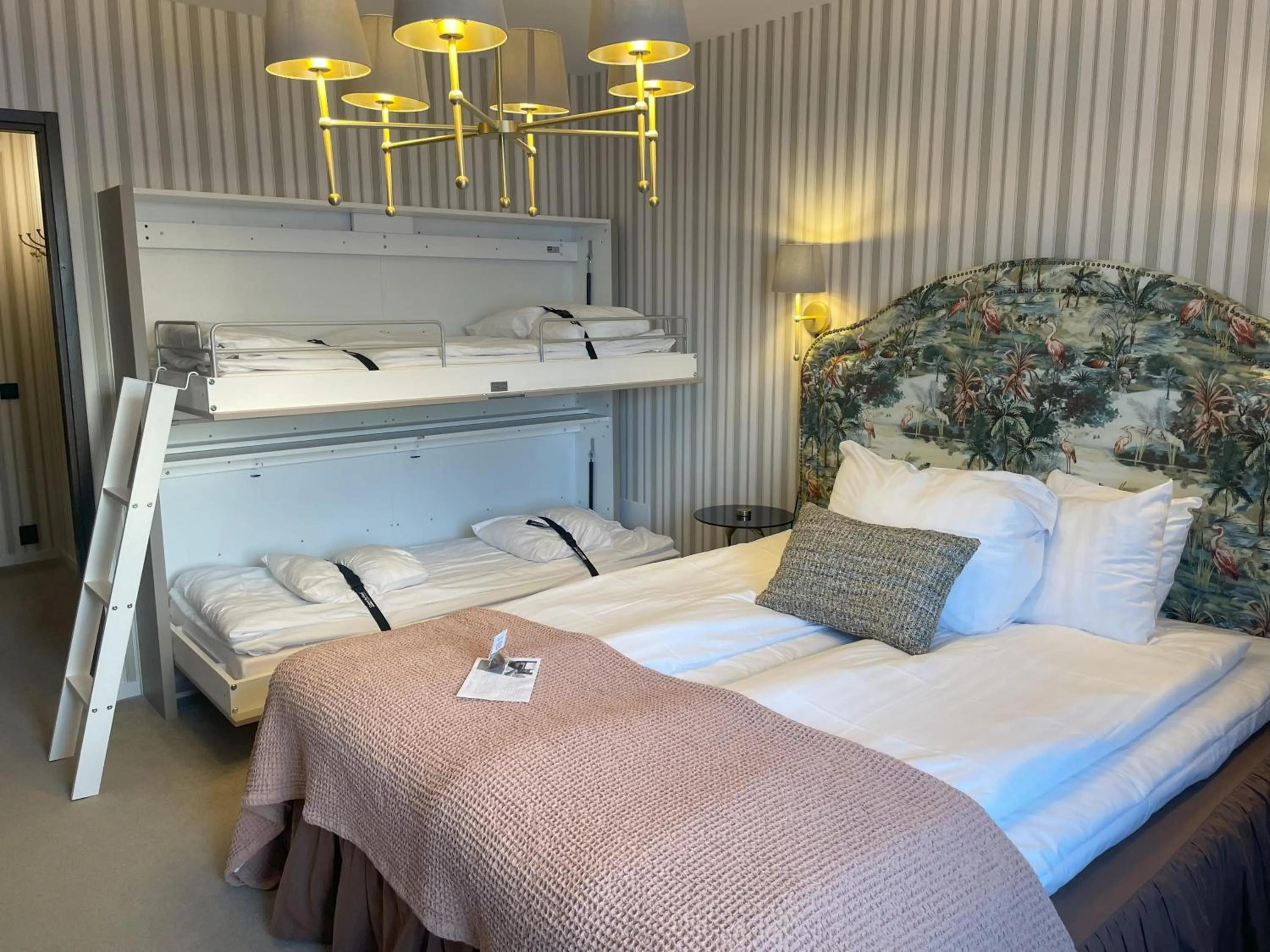 Bedroom, Bed in Hotel Bellevue