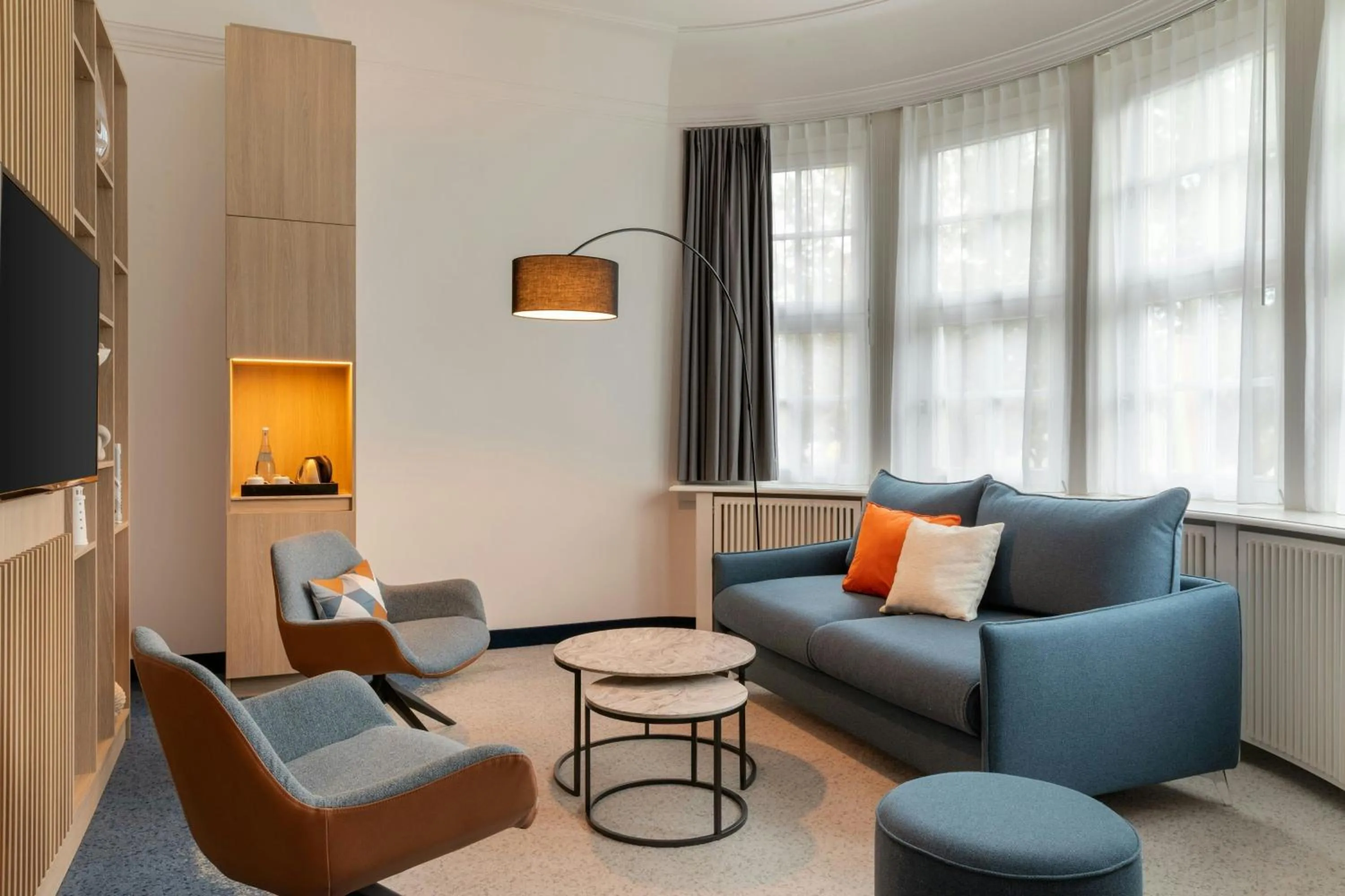 Living room in Courtyard by Marriott Bremen