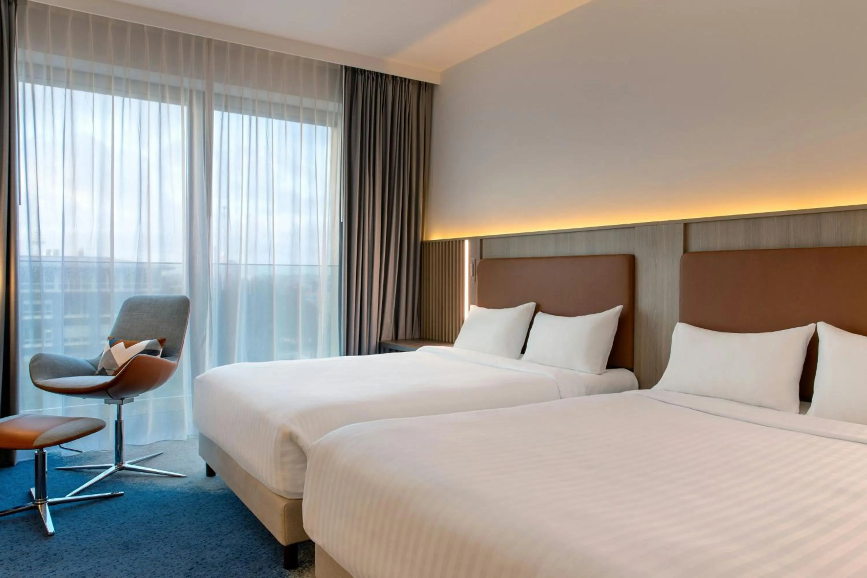 Photo of the whole room, Bed in Courtyard by Marriott Bremen