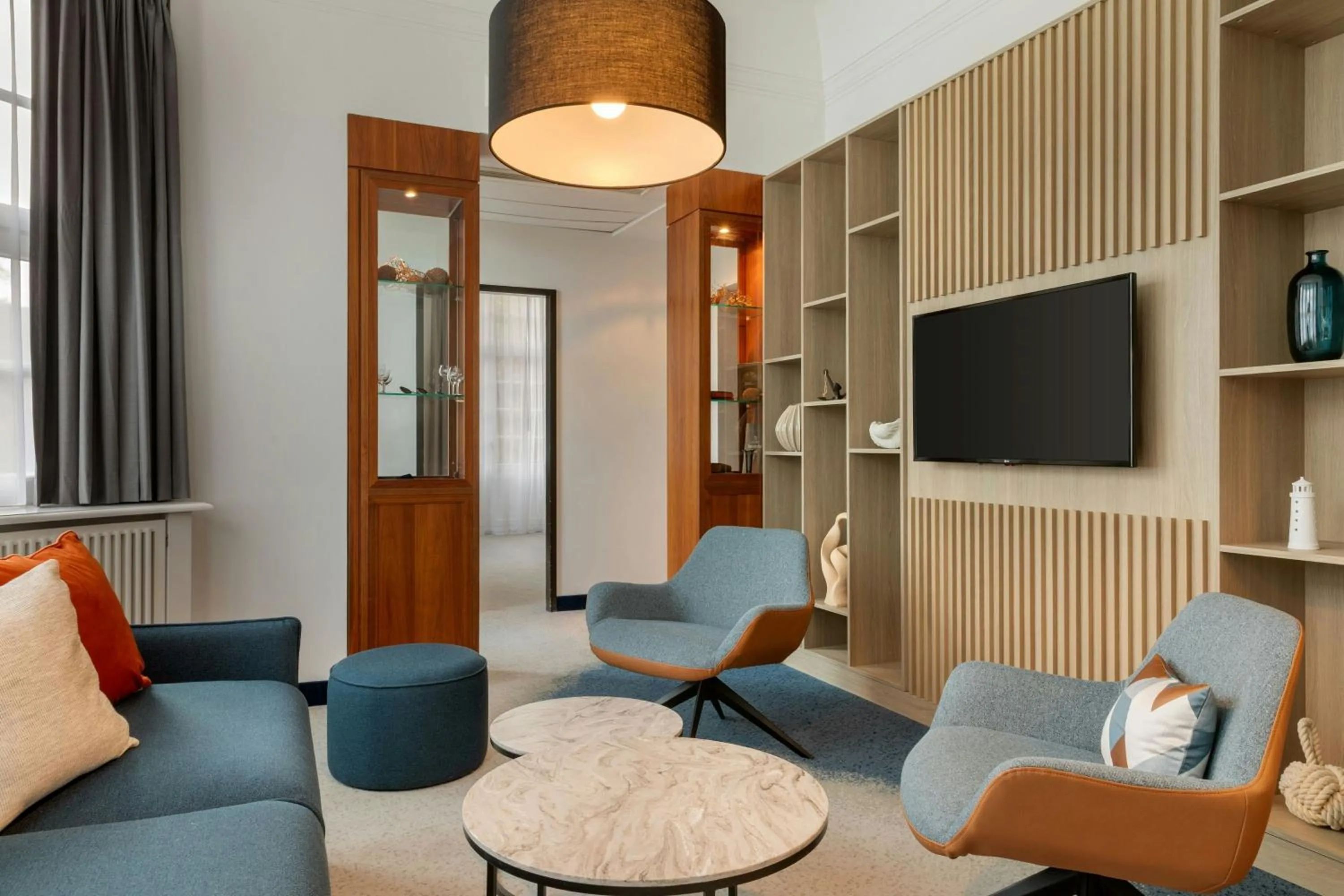 Photo of the whole room in Courtyard by Marriott Bremen