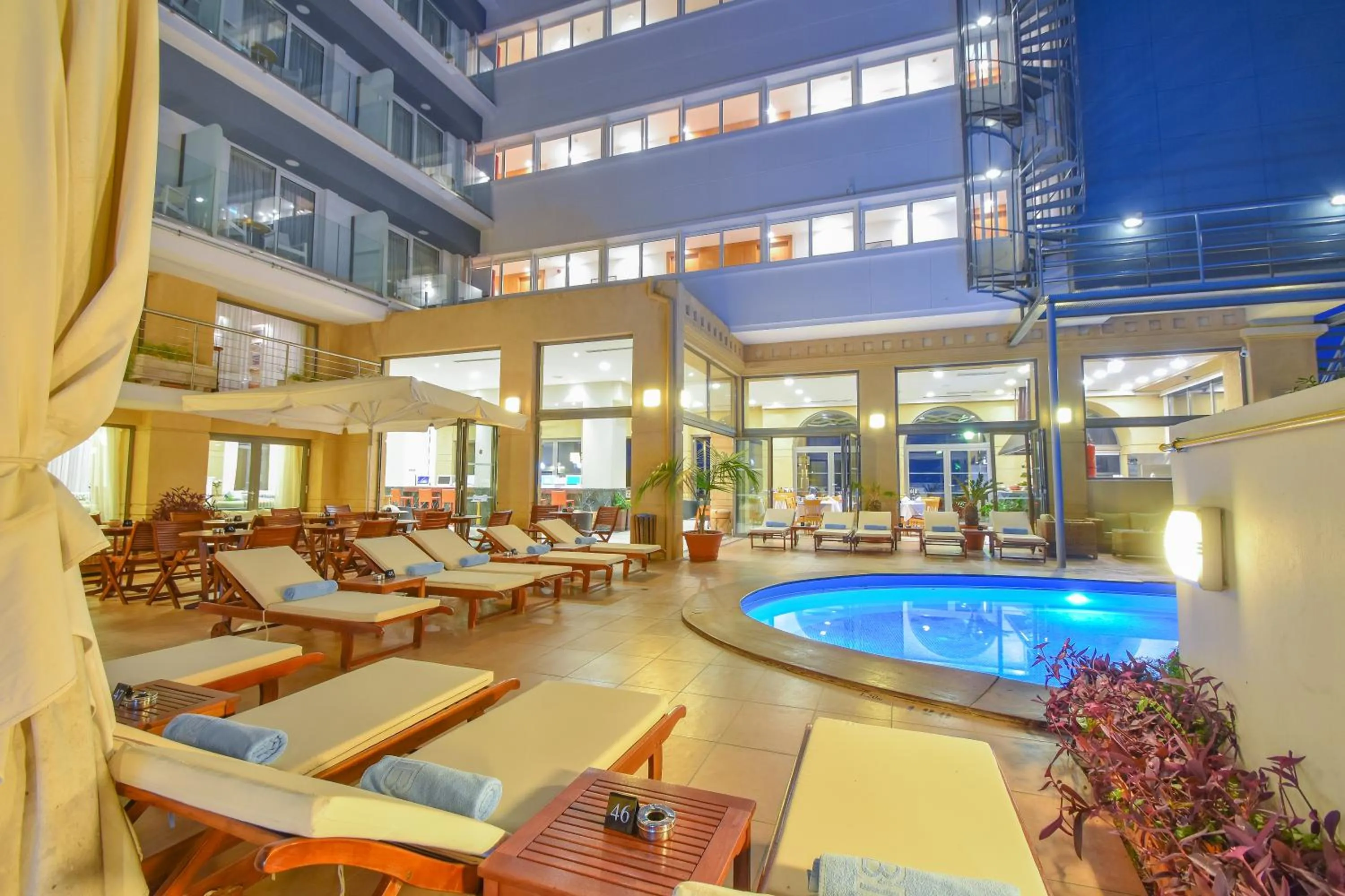 Swimming pool in Ibiscus Hotel