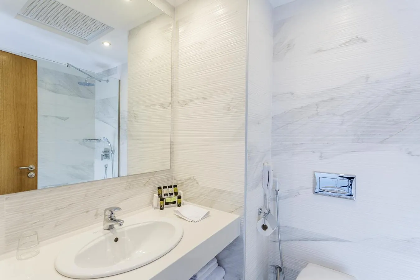 Bathroom in Ibiscus Hotel