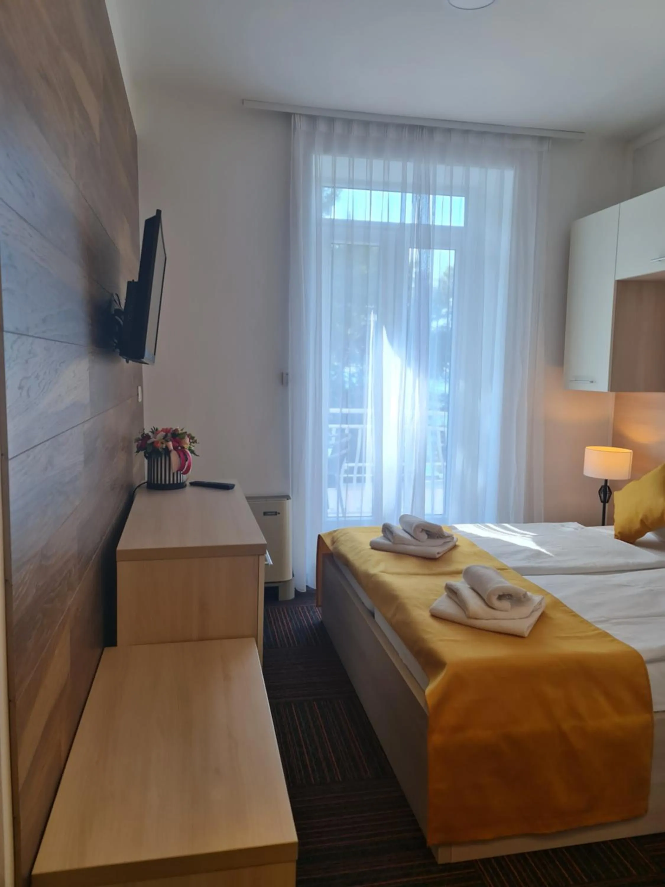 Bedroom, Bed in Hotel Bor